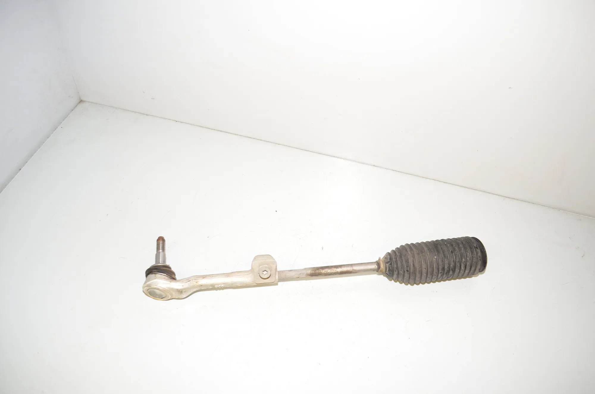 Right Side Steering Tie Rod – OEM 6851410 · BMW i3 (I01) Electric 2019 – 4