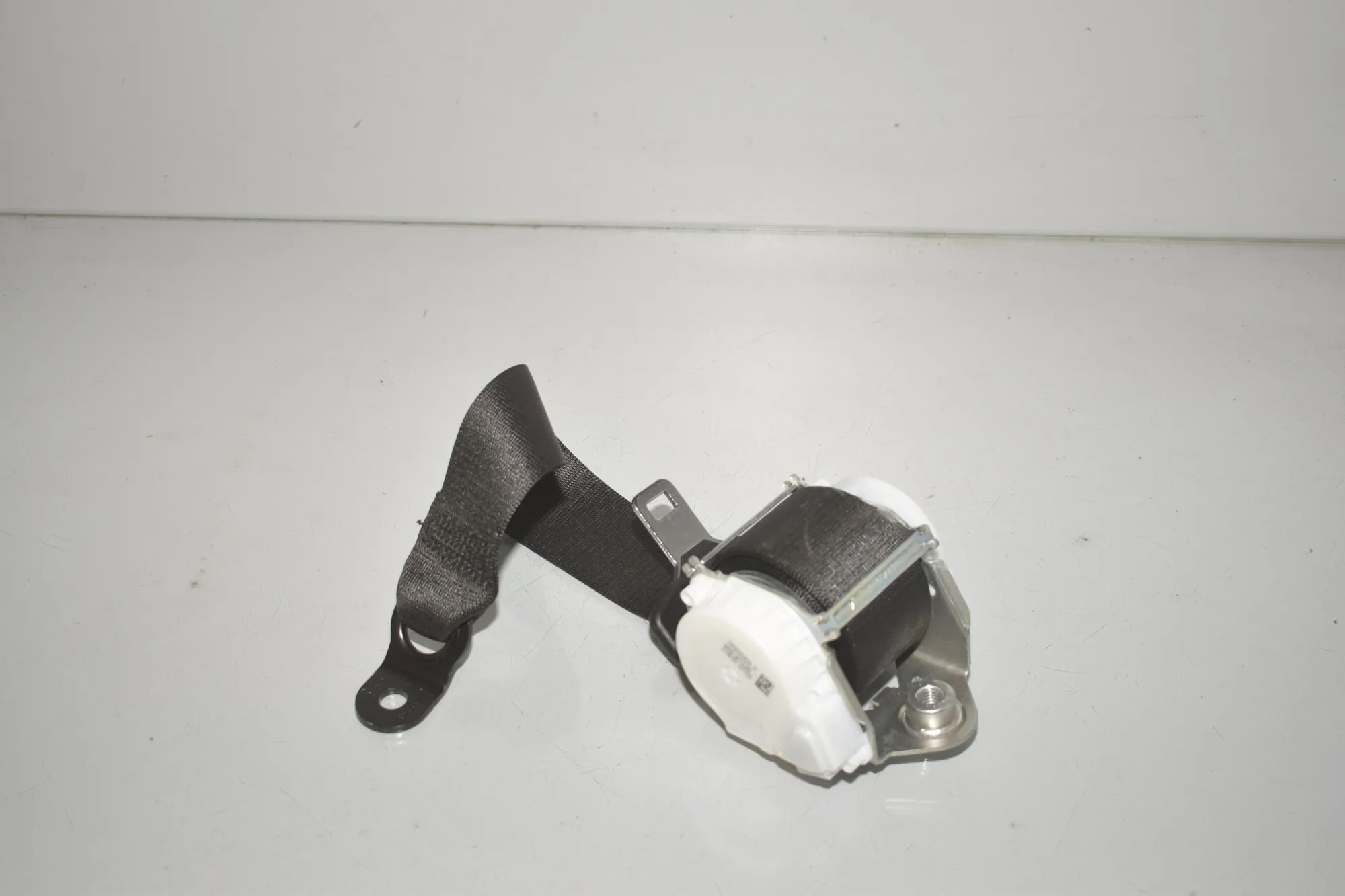 Rear Right Seatbelt – OEM 7305644 · BMW i3 (I01) Electric 2019
