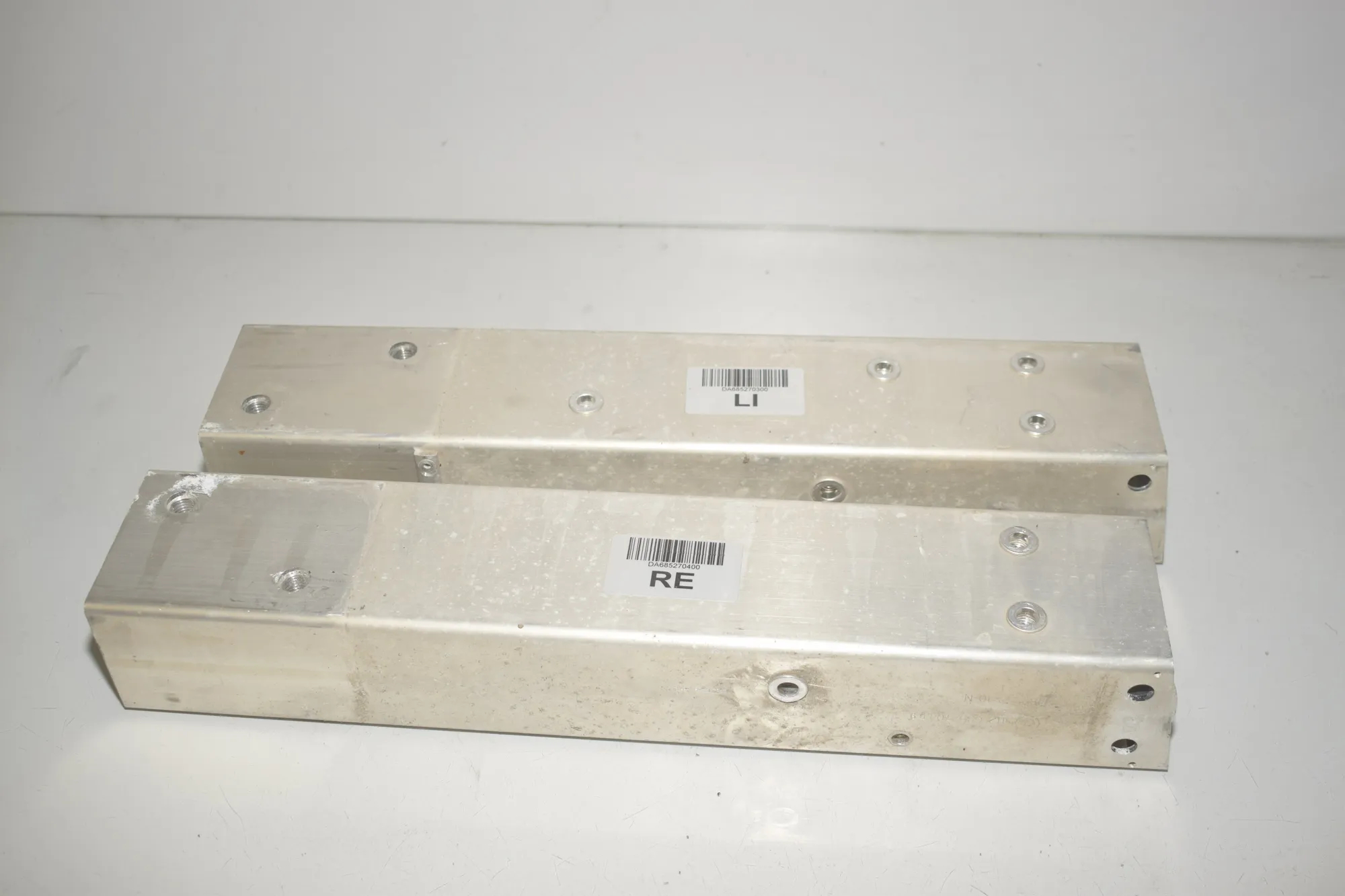 Rear Right Bumper Bracket – OEM 6852704 · BMW i3 (I01) Electric 2019 – 2