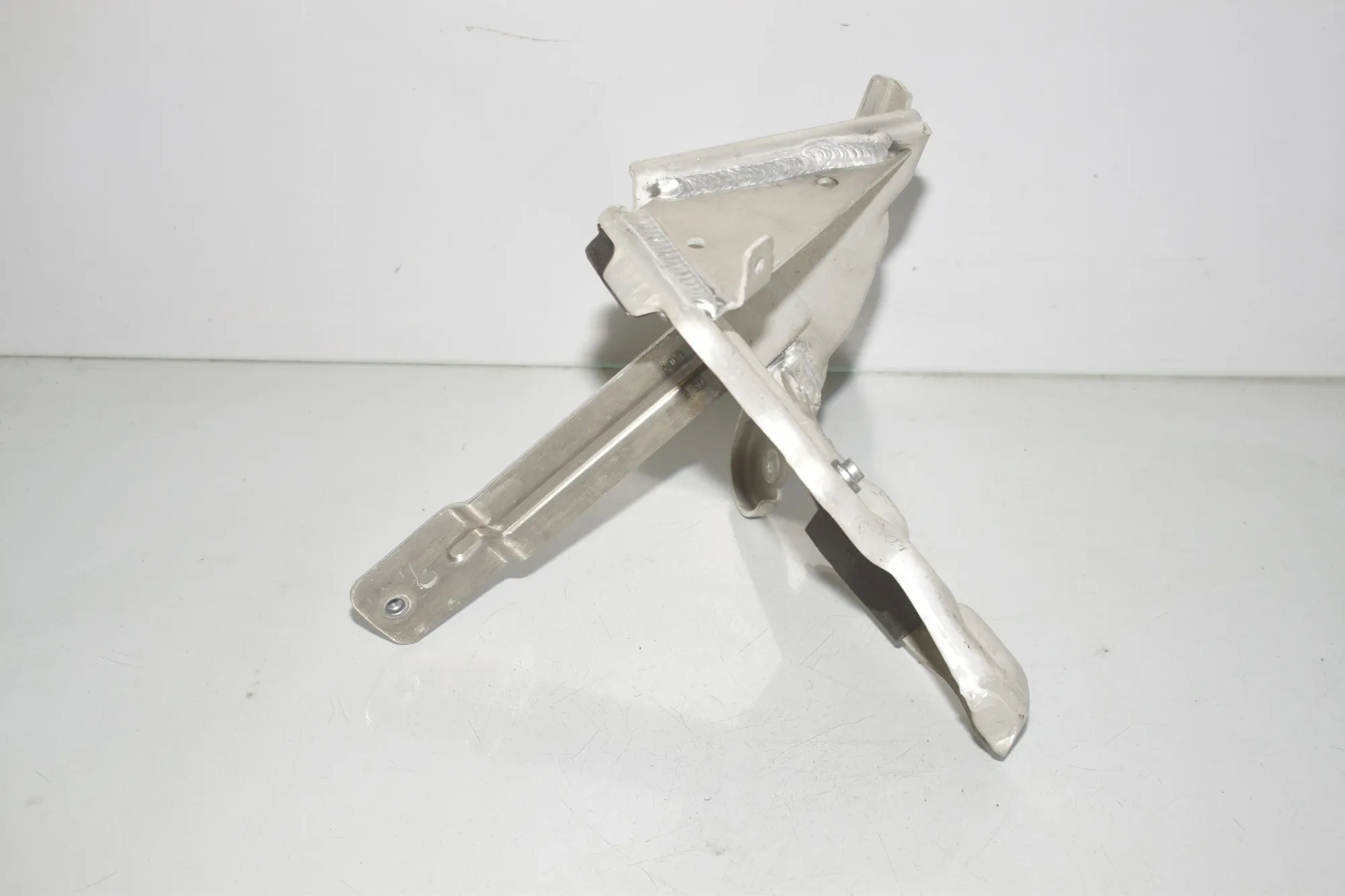 Battery Holder – OEM 8602813 · BMW i3 (I01) Electric 2019 – 2