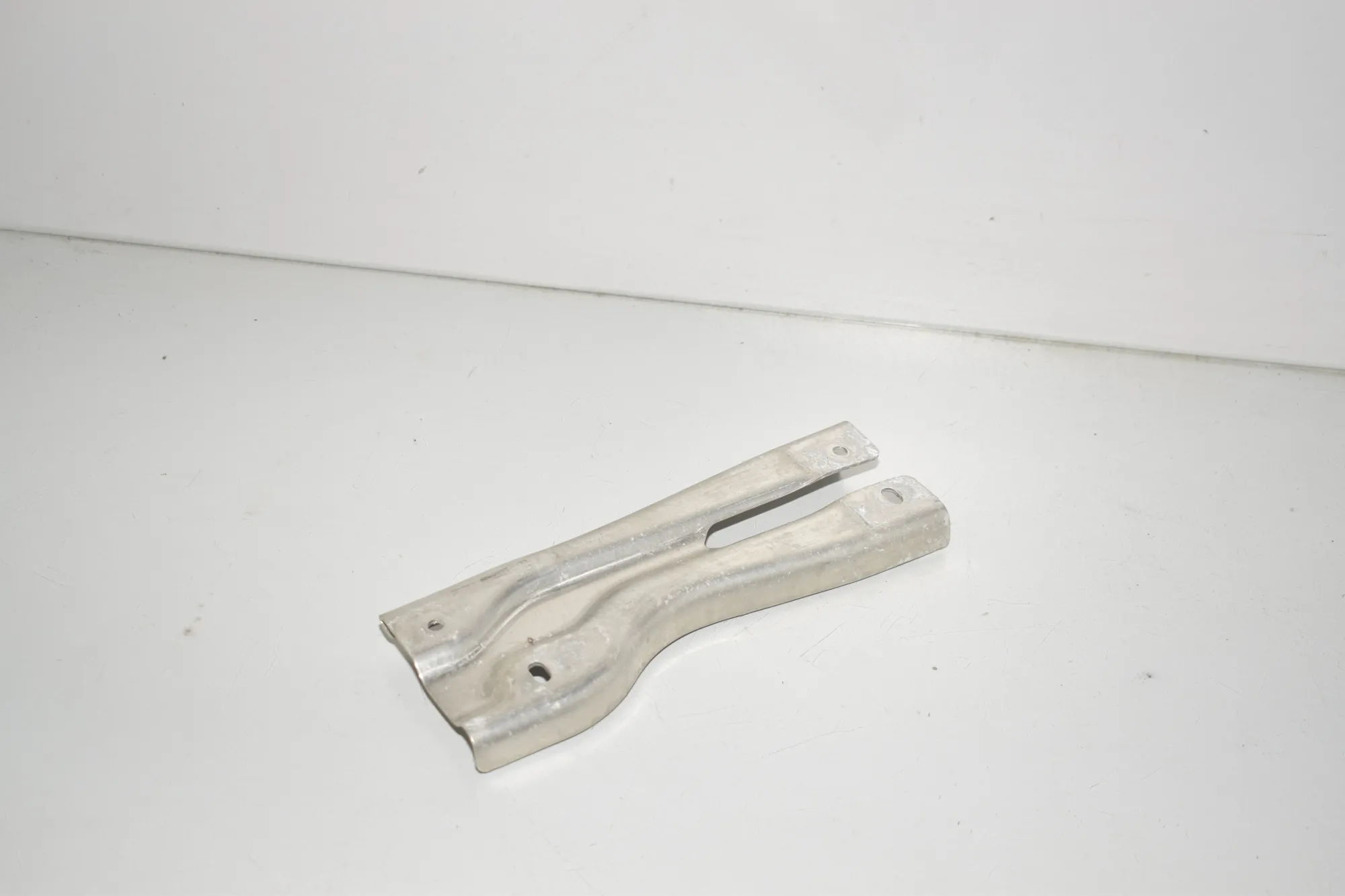 Bracket – OEM 7296857 · BMW i3 (I01) Electric 2019 – 3