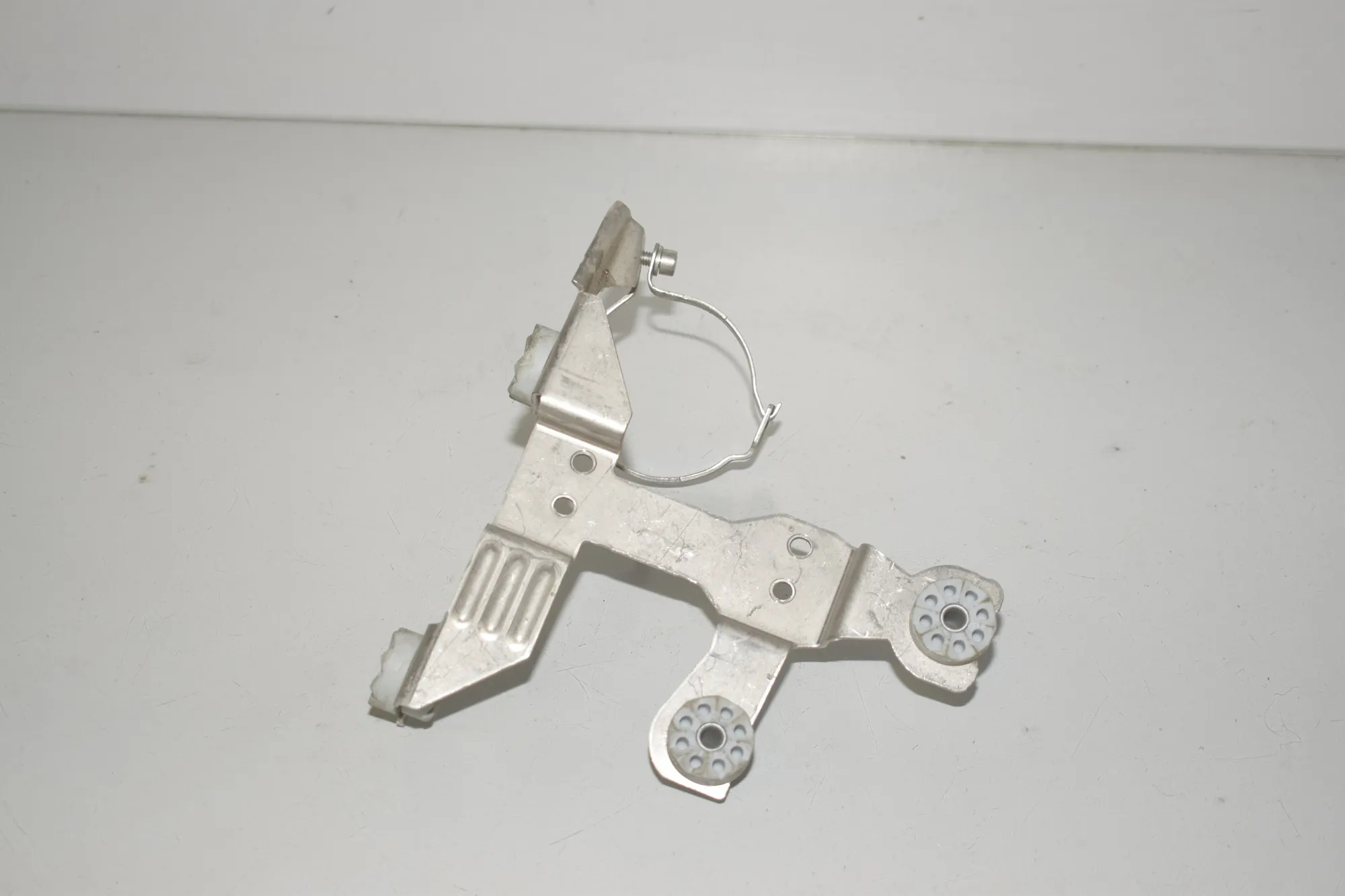 Bracket – OEM 9302459 · BMW i3 (I01) Electric 2019 – 2