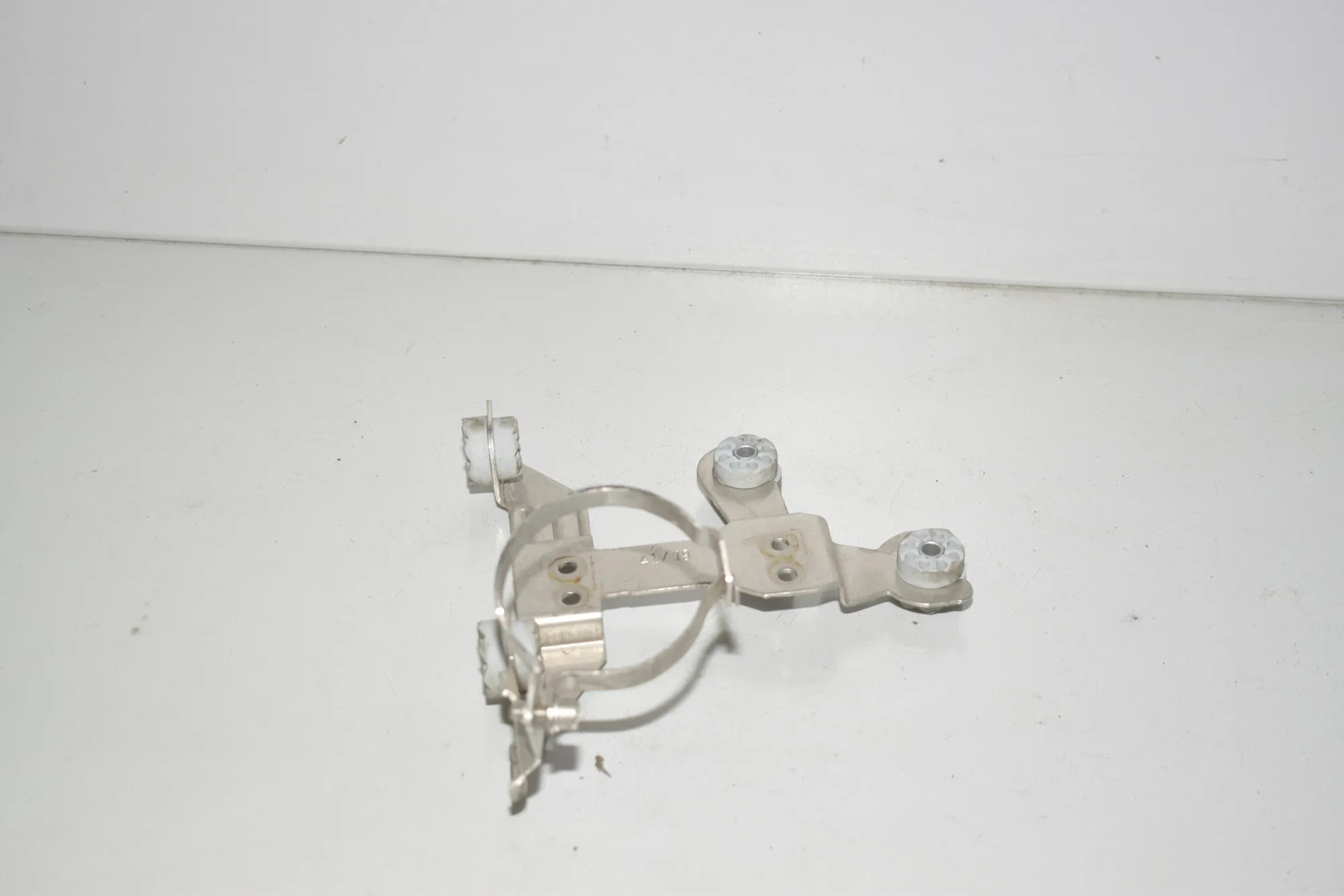 Bracket – OEM 9302459 · BMW i3 (I01) Electric 2019 – 3