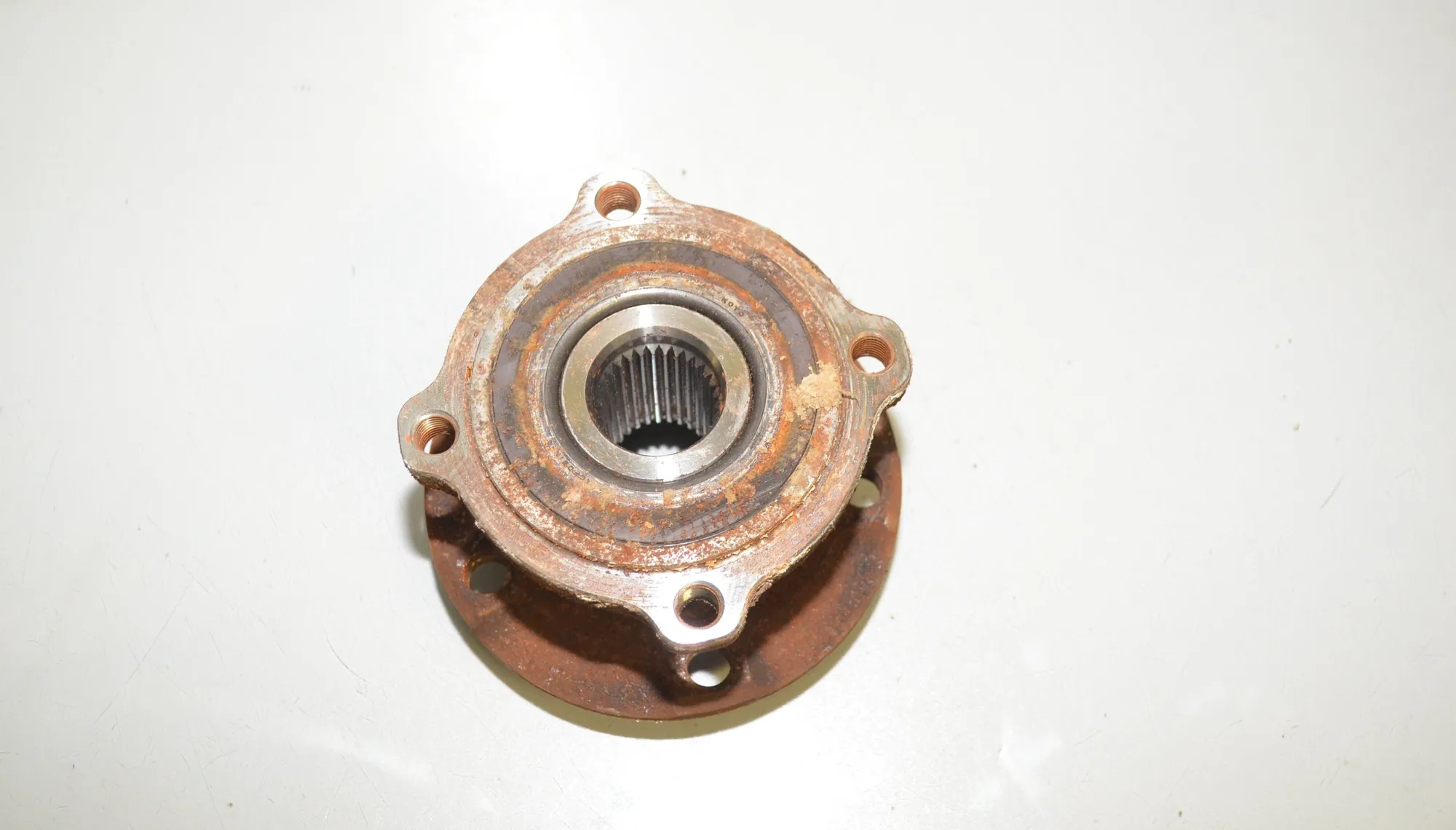 Rear Right Wheel Bearing – OEM 6867811 · BMW X5 (E70) xDrive 30 d 2011 – 3