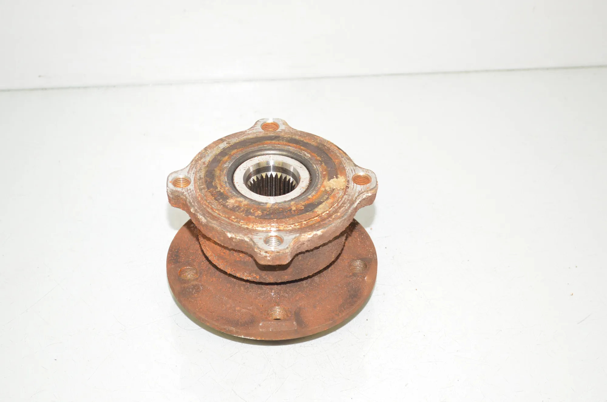 Rear Right Wheel Bearing – OEM 6867811 · BMW X5 (E70) xDrive 30 d 2011 – 4