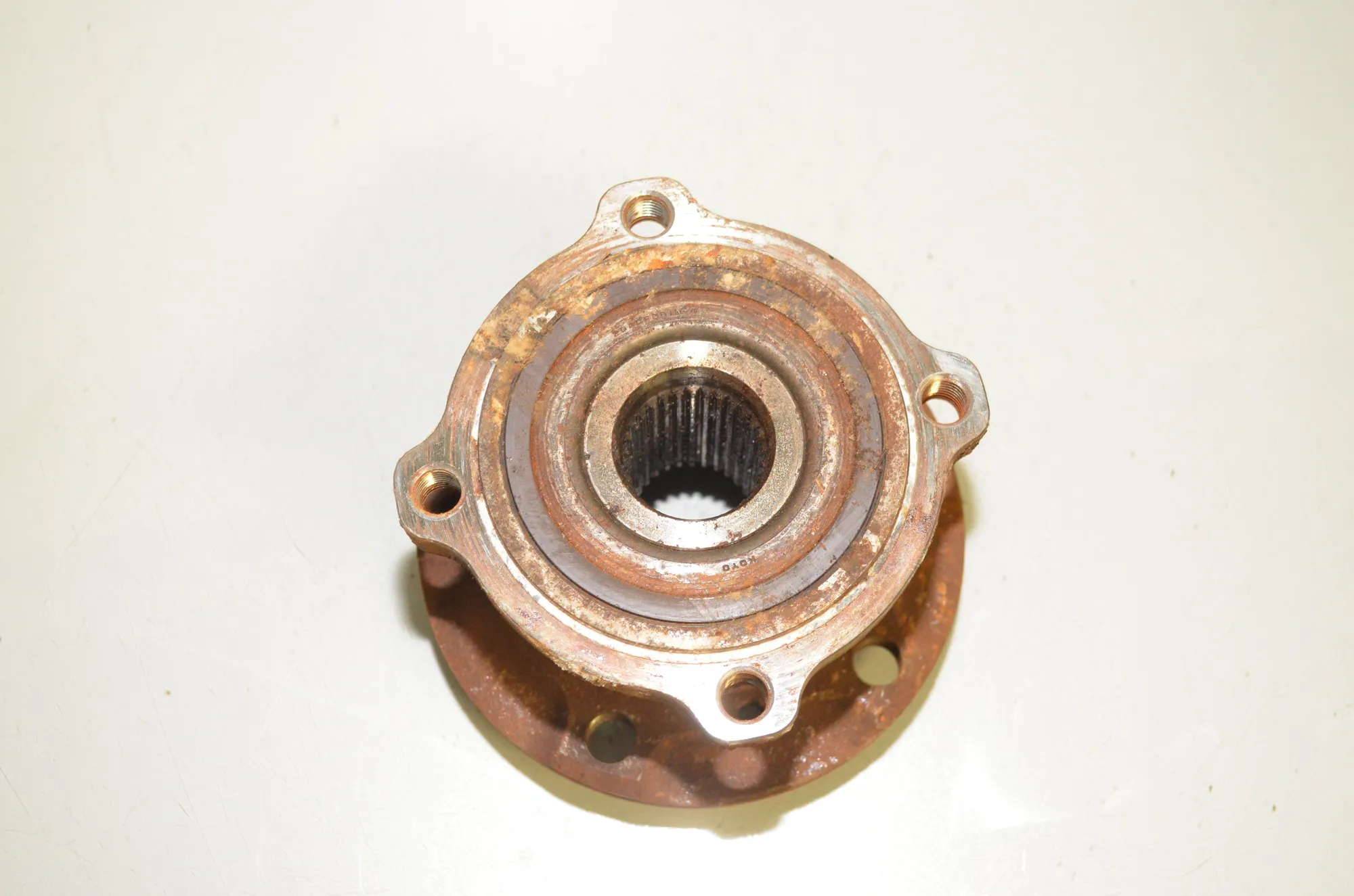 Rear Left Wheel Bearing – OEM 6867811 · BMW X5 (E70) xDrive 30 d 2011 – 4