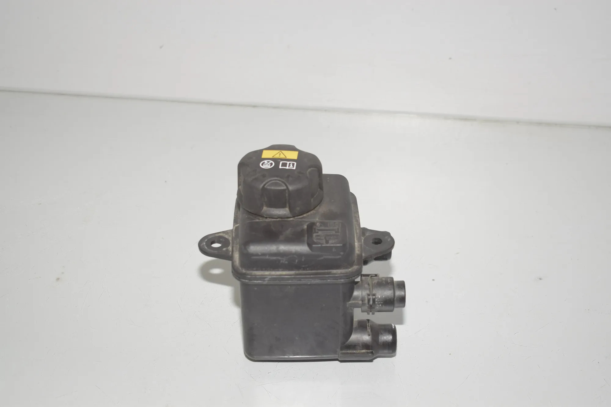 Expansion Tank – OEM 9327150 · BMW i3 (I01) Electric 2019 – 2