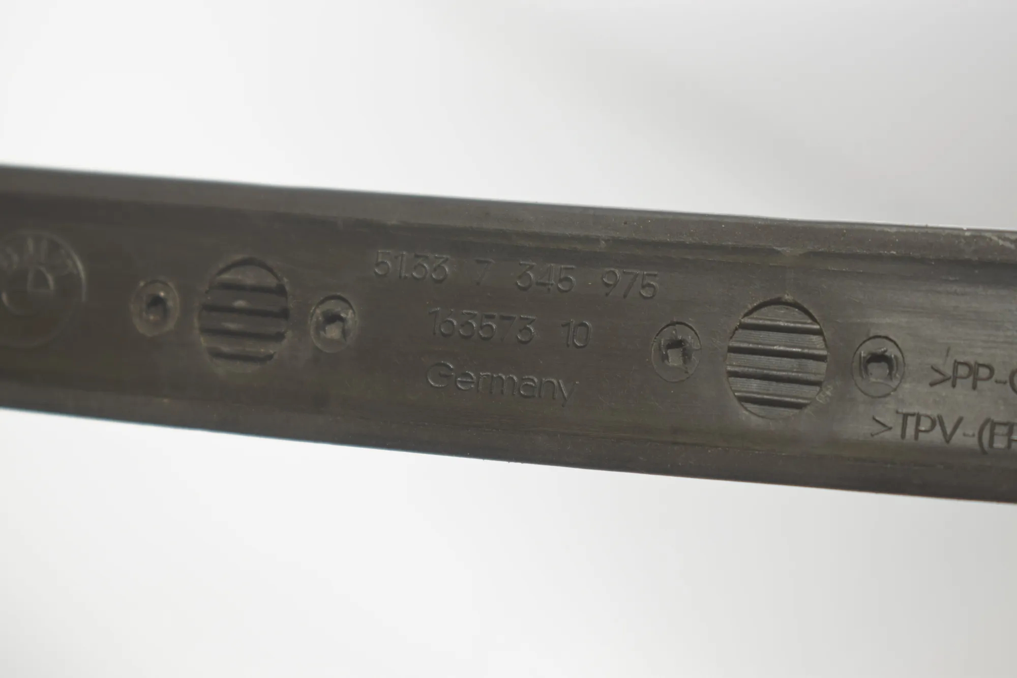 Engine Rubber Seal – OEM 7345975 · BMW i3 (I01) Electric 2019 – 4