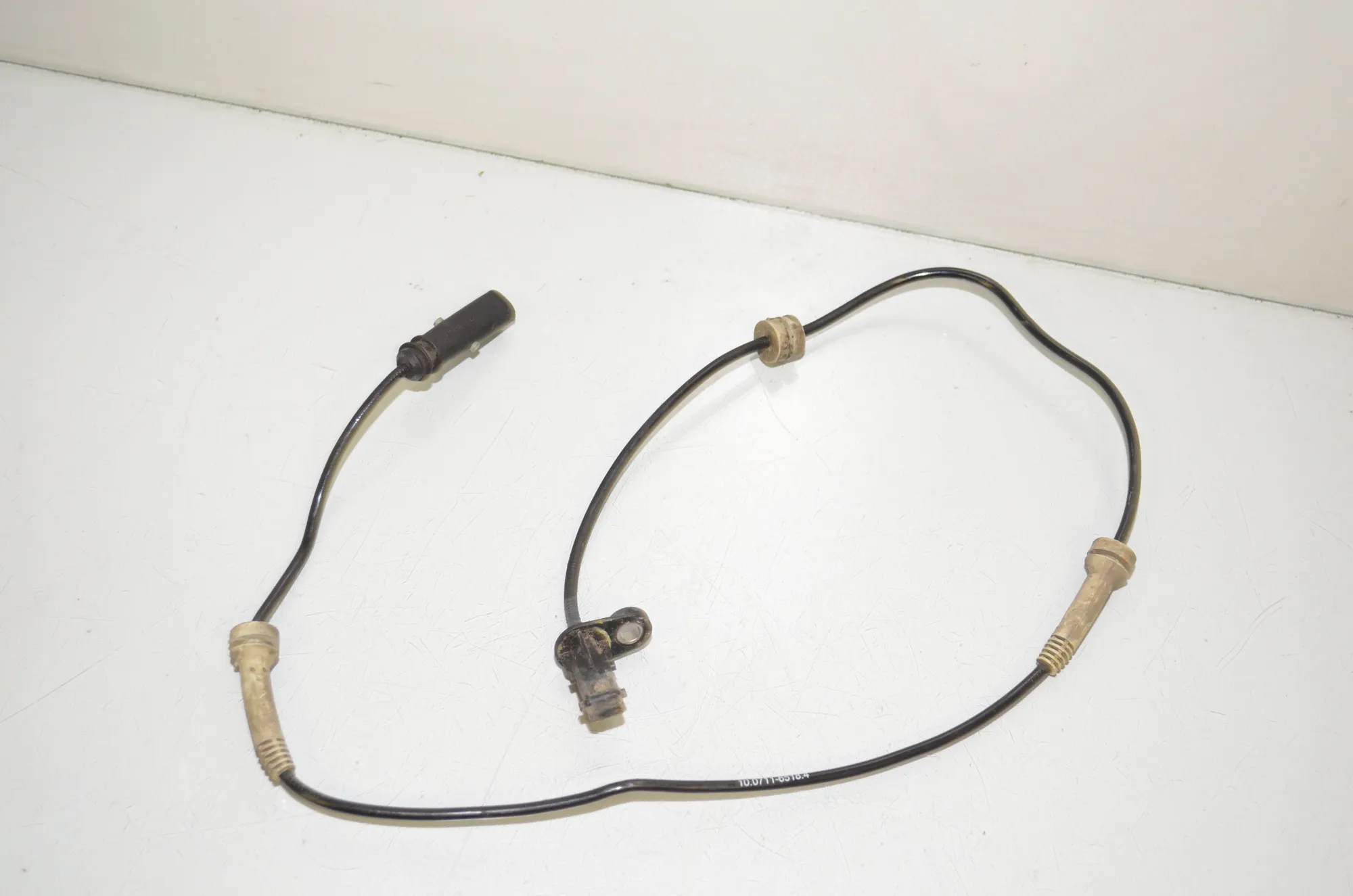 Front Left ABS Sensor – OEM 6874632 · BMW 5 Touring (G31) (2017 - -) 520 d 2021 – 3
