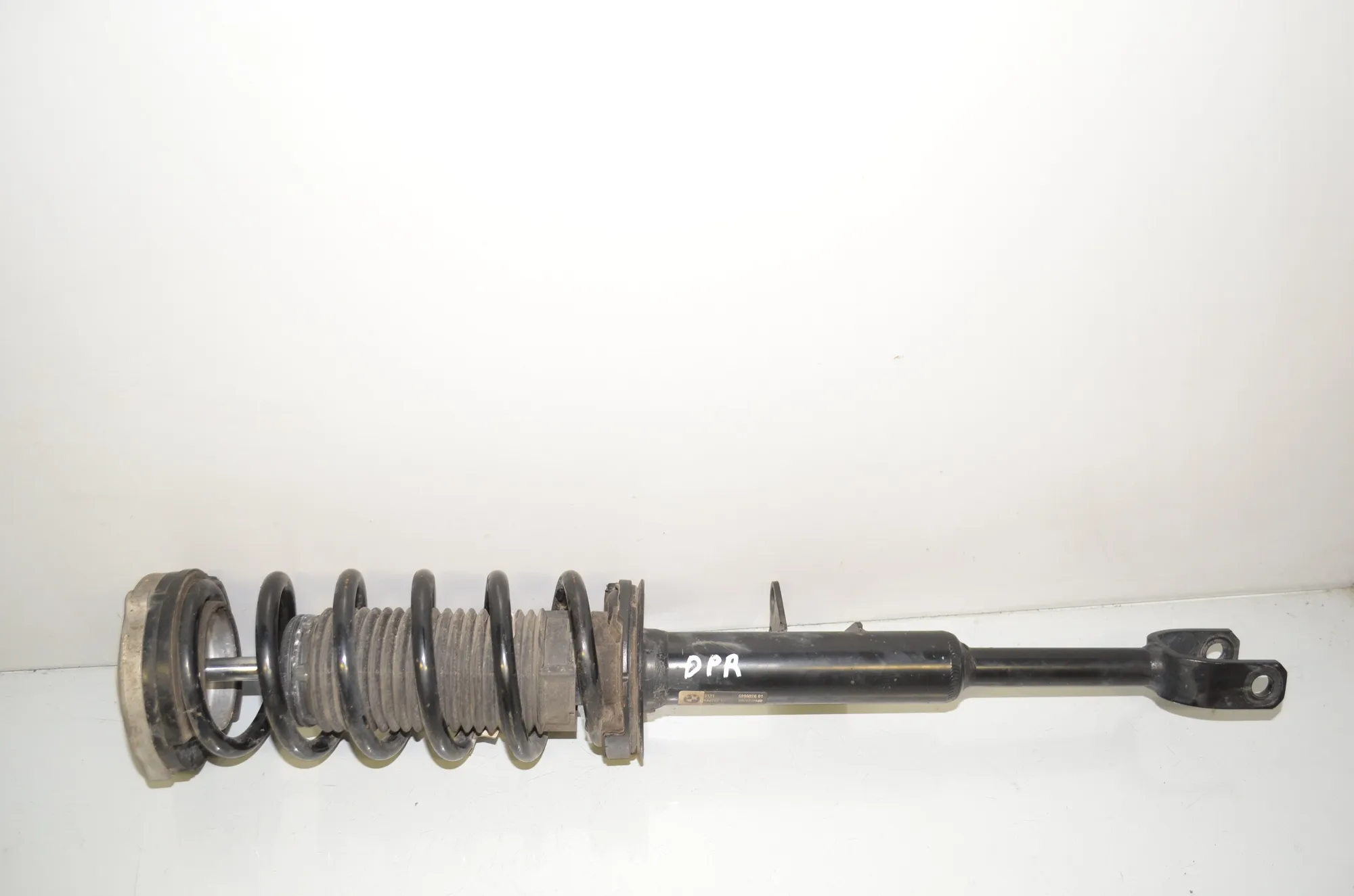 Front Right Shock Absorber – OEM 6896026 · BMW 5 Touring (G31) (2017 - -) 520 d 2021 – 3