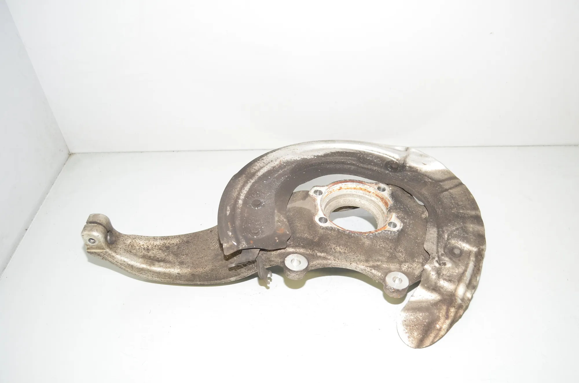 Front Right Wheel Hub – OEM 6884382 · BMW 5 Touring (G31) (2017 - -) 520 d 2021