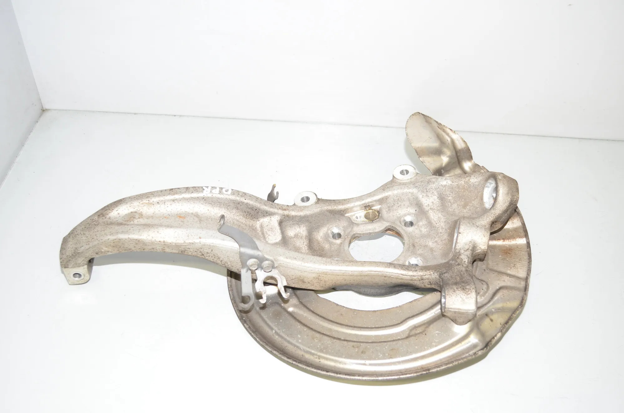 Front Right Wheel Hub – OEM 6884382 · BMW 5 Touring (G31) (2017 - -) 520 d 2021 – 4