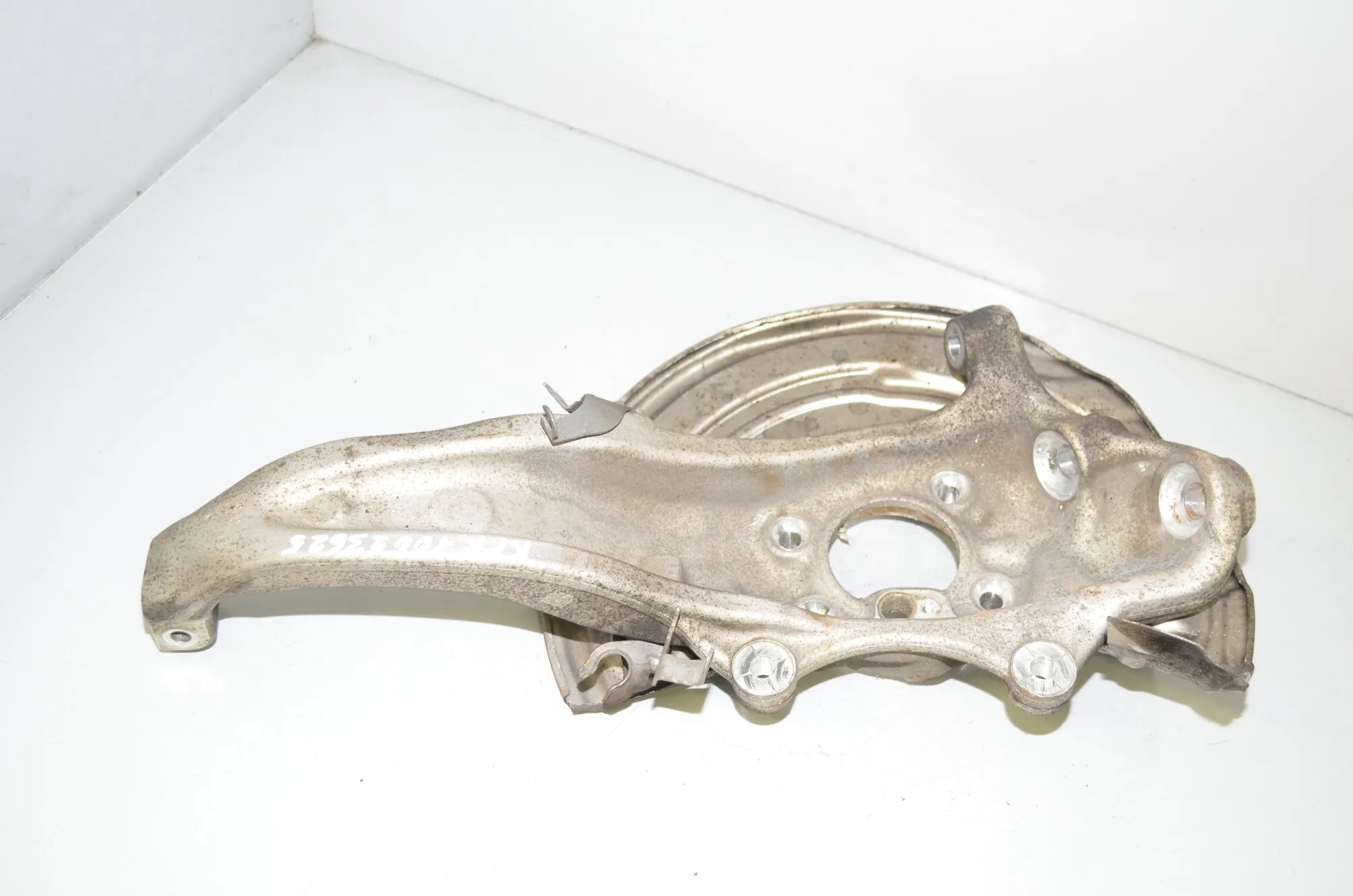 Front Left Wheel Hub – OEM 6884381 · BMW 5 Touring (G31) (2017 - -) 520 d 2021 – 4