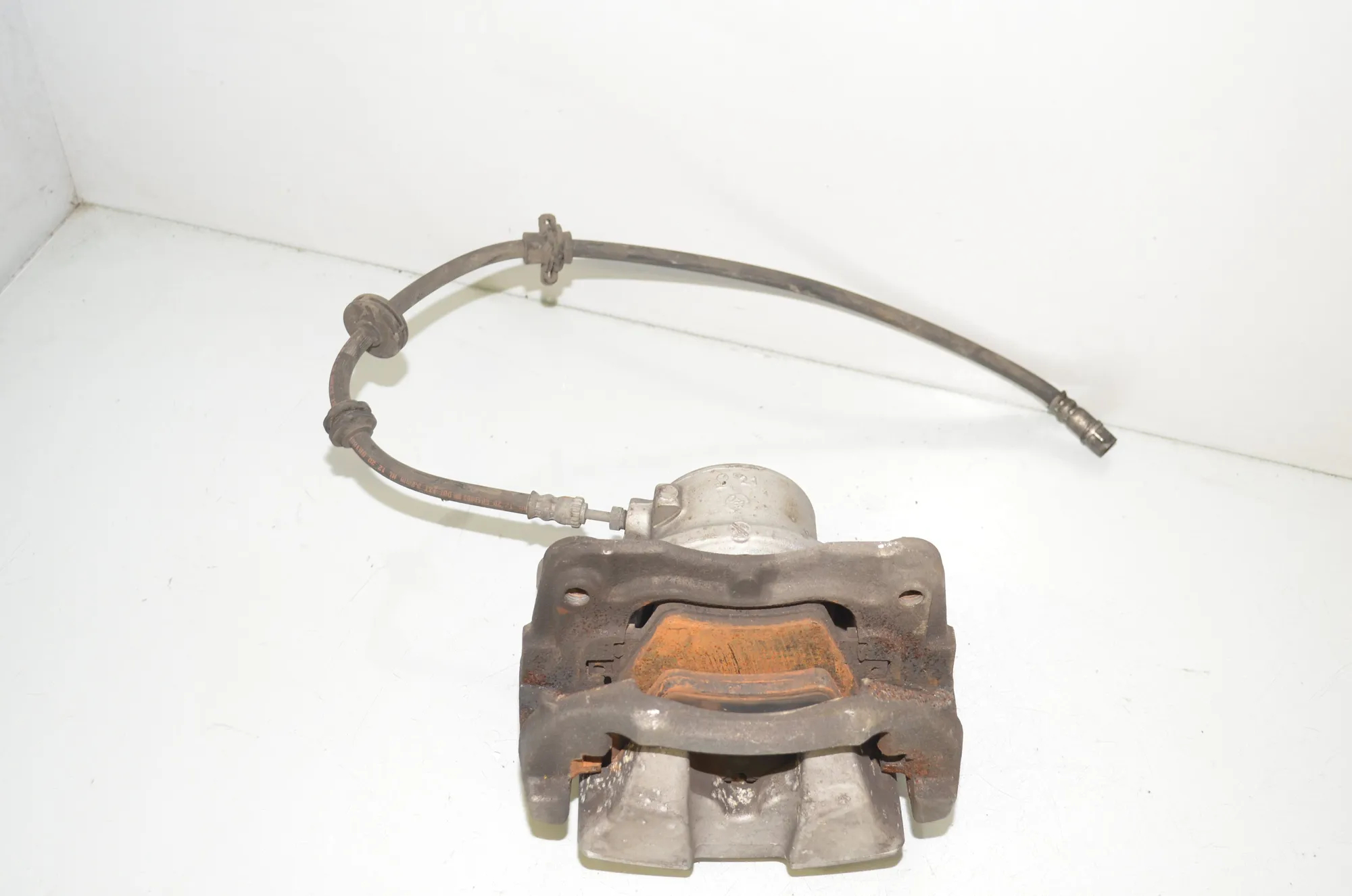 Front Right Brake Caliper – OEM 6872800 · BMW 5 Touring (G31) (2017 - -) 520 d 2021 – 3