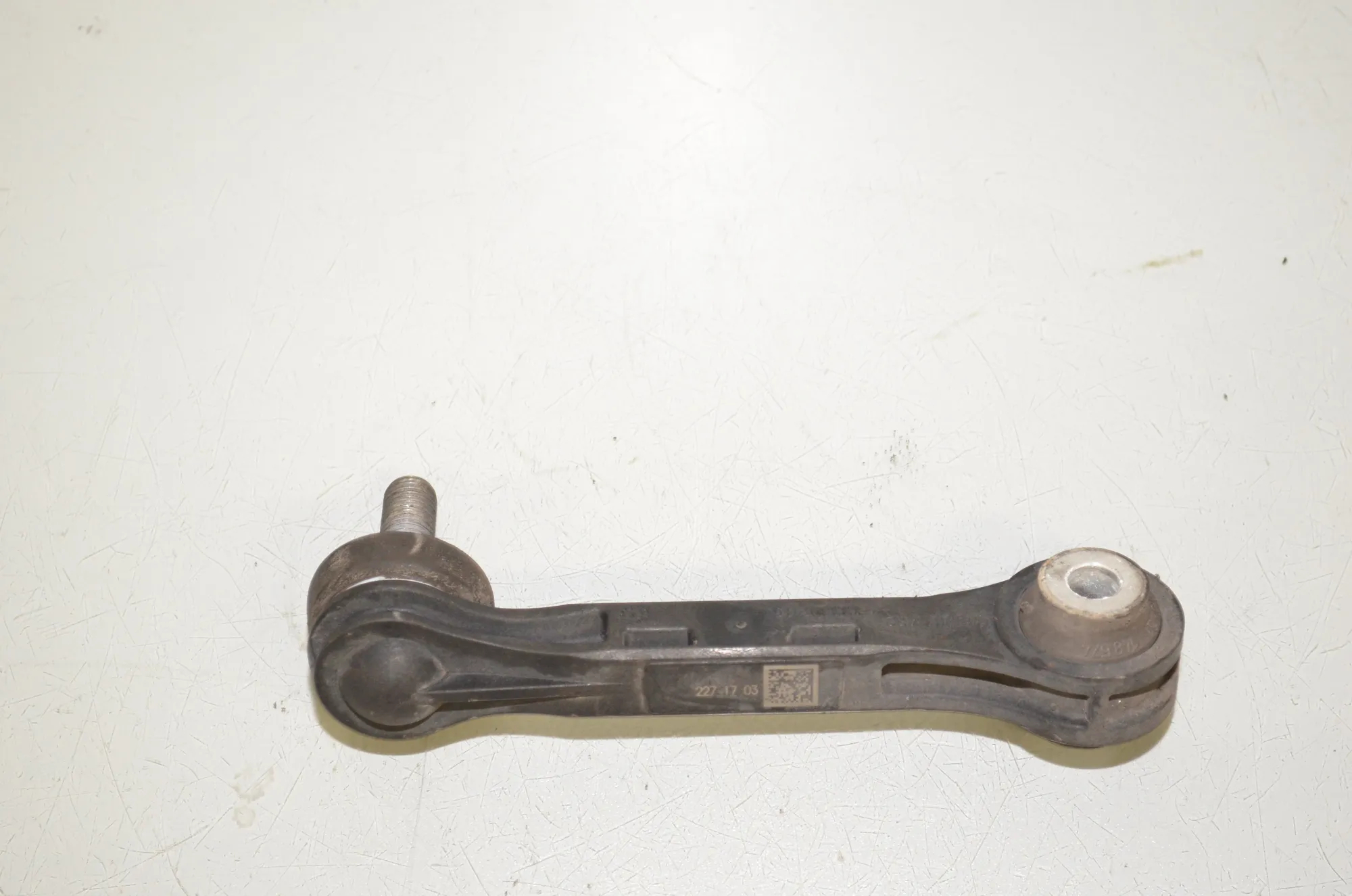Rear Left Stabilizer Link – OEM 6861482 · BMW 5 (G30) (2016 - -) M 550 d xDrive 2017 – 2