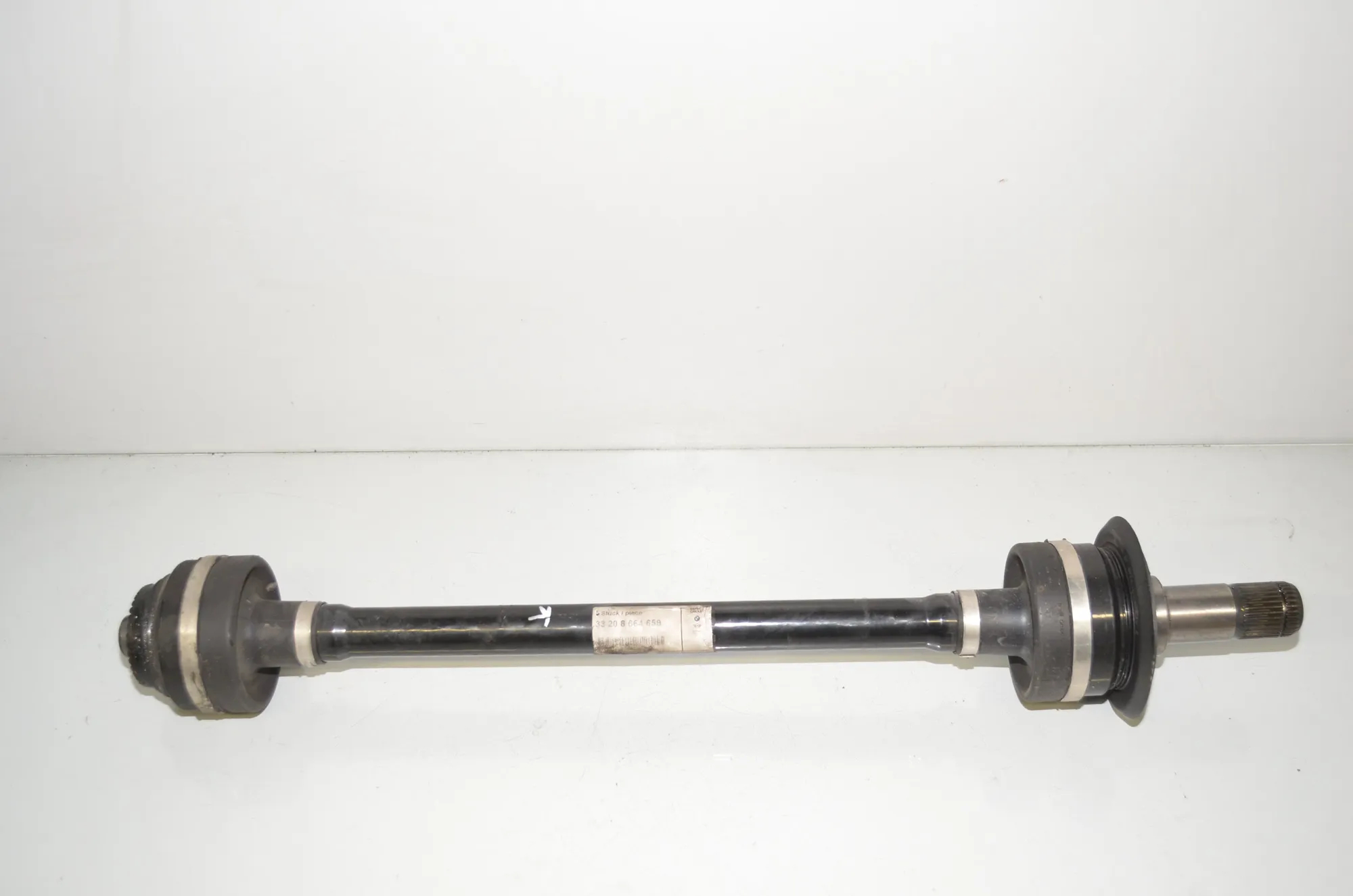 Rear Left Driveshaft – OEM 8664659 · BMW 5 (G30) (2016 - -) M 550 d xDrive 2017