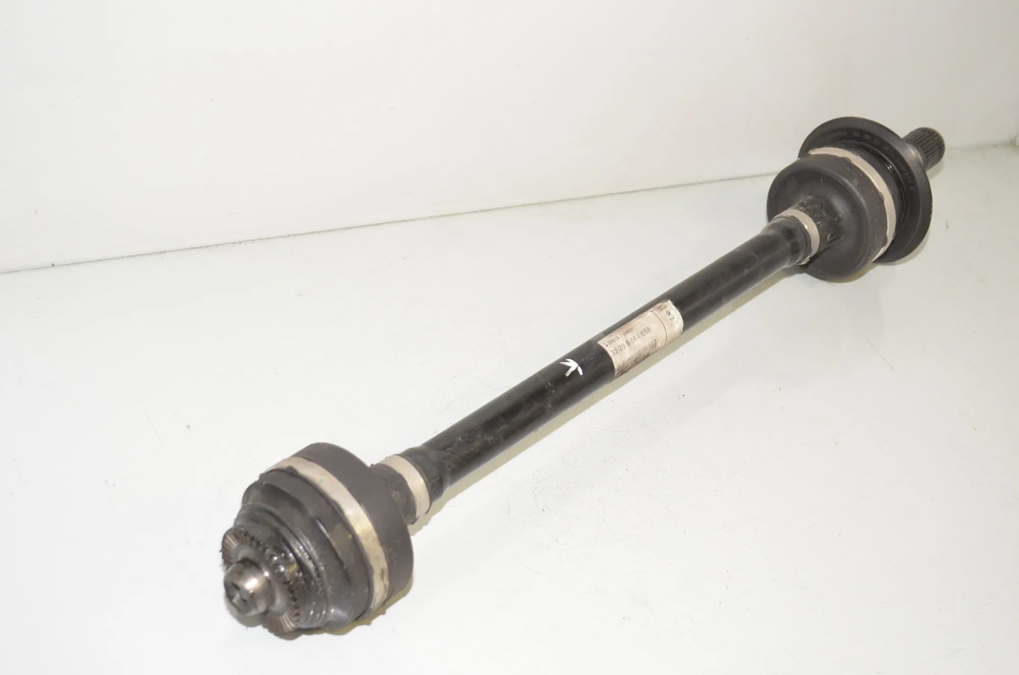 Rear Left Driveshaft – OEM 8664659 · BMW 5 (G30) (2016 - -) M 550 d xDrive 2017 – 2