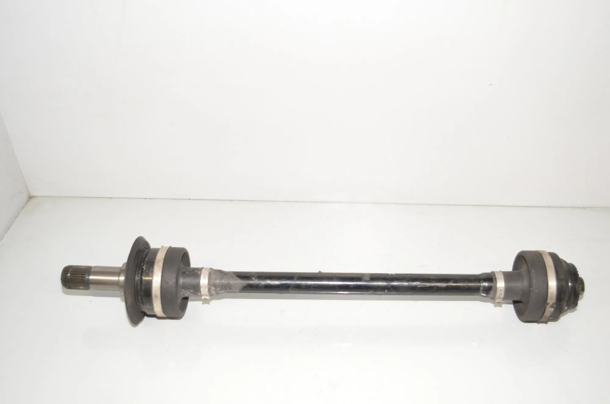 Rear Left Driveshaft – OEM 8664659 · BMW 5 (G30) (2016 - -) M 550 d xDrive 2017 – 4
