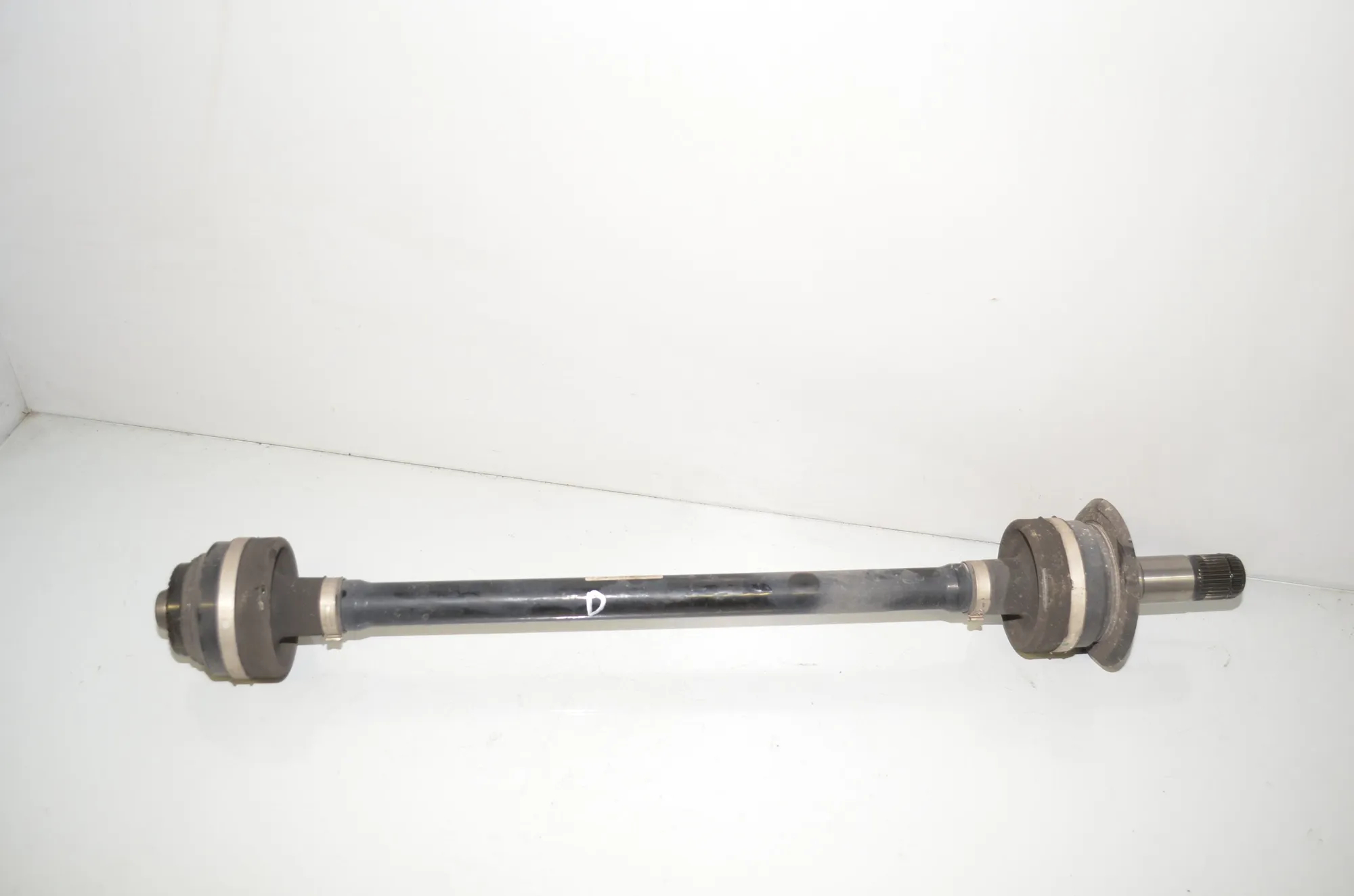 Rear Right Driveshaft – OEM 8664658 · BMW 5 (G30) (2016 - -) M 550 d xDrive 2017 – 4