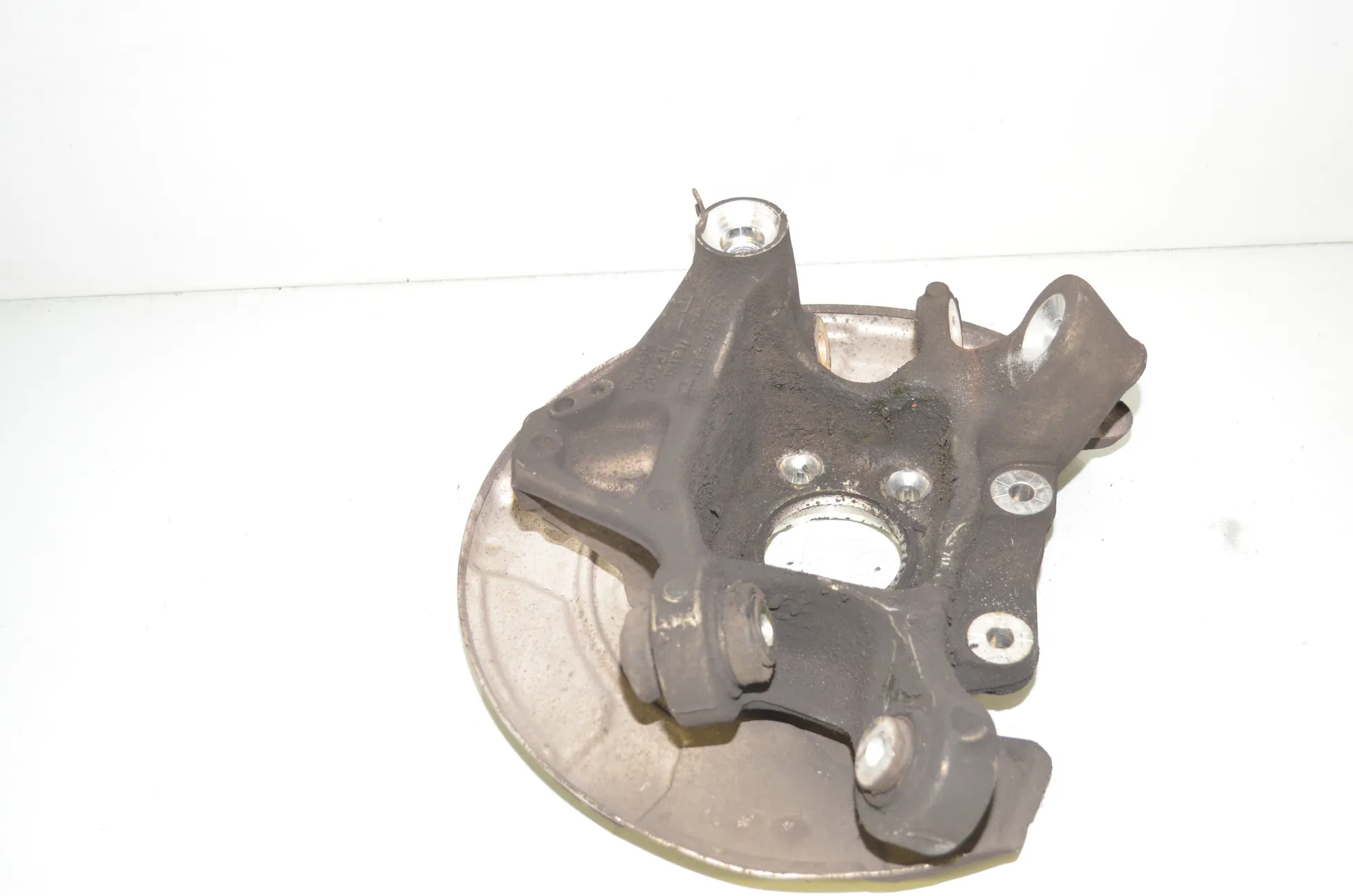 Rear Left Wheel Hub Spindle – OEM 6866335 · BMW 5 (G30) (2016 - -) M 550 d xDrive 2017 – 3