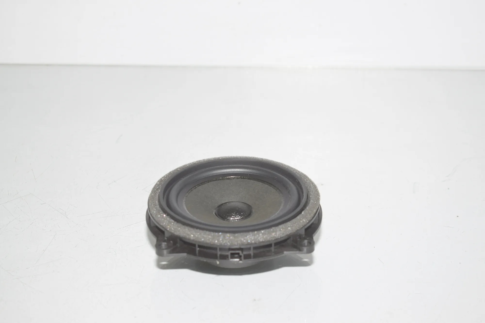 Front Left Door Speaker – OEM 8715685 · BMW i3 (I01) Electric 2019 – 2