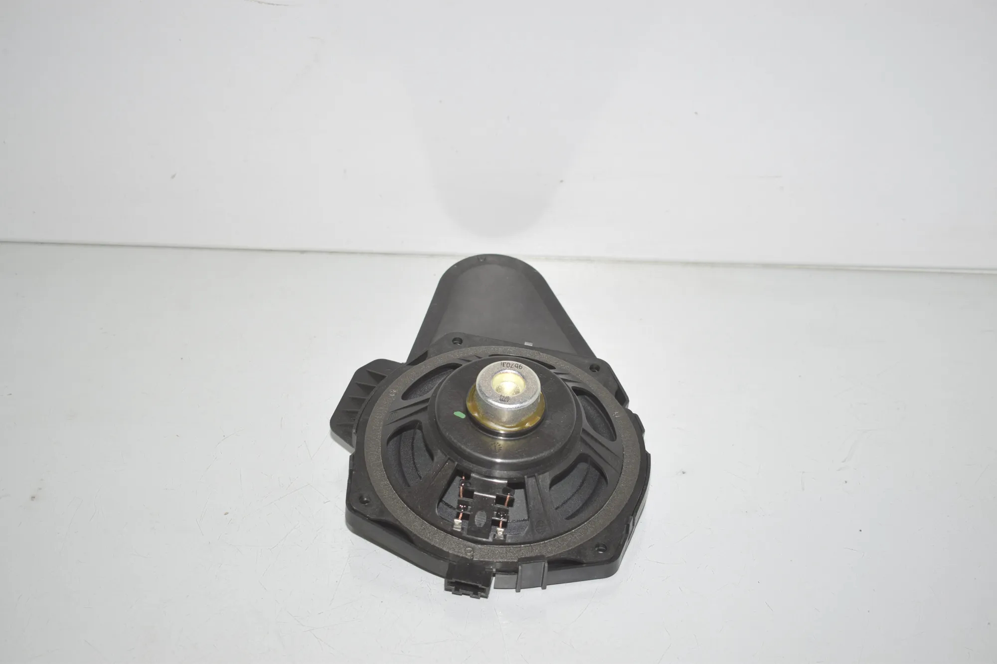 Subwoofer – OEM 8715684 · BMW i3 (I01) Electric 2019 – 3