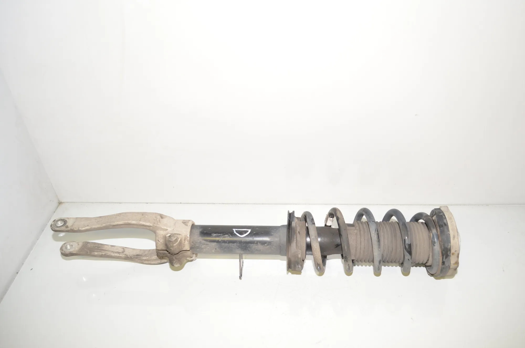 Front Right Shock Absorber – OEM 6875622 · BMW 5 (G30) (2016 - -) M 550 d xDrive 2017 – 2