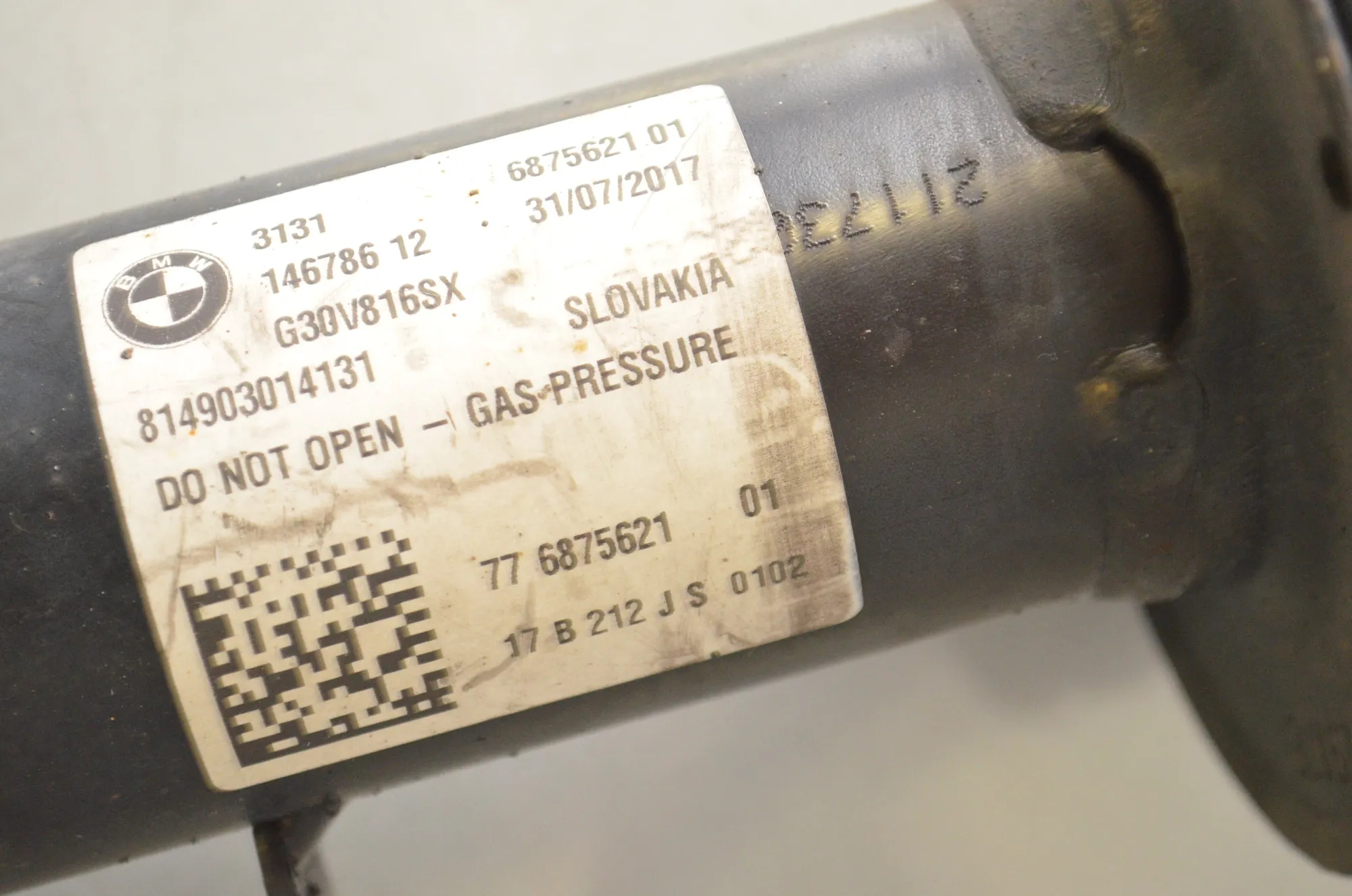 Front Left Shock Absorber – OEM 6875621 · BMW 5 (G30) (2016 - -) M 550 d xDrive 2017 – 5