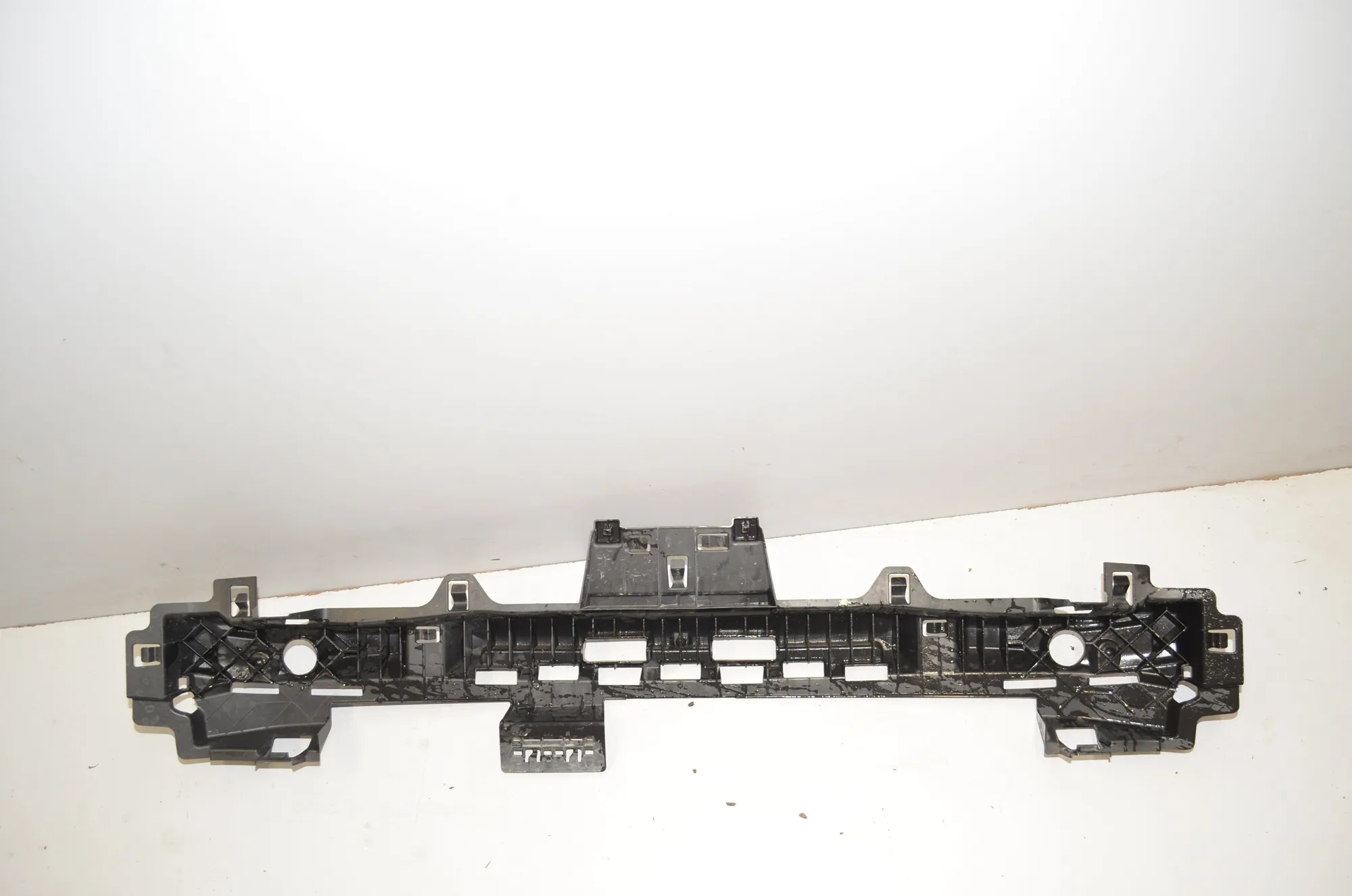 Rear Bumper Middle Bracket – OEM 7462344 · BMW i3 (I01) Electric 2019 – 3