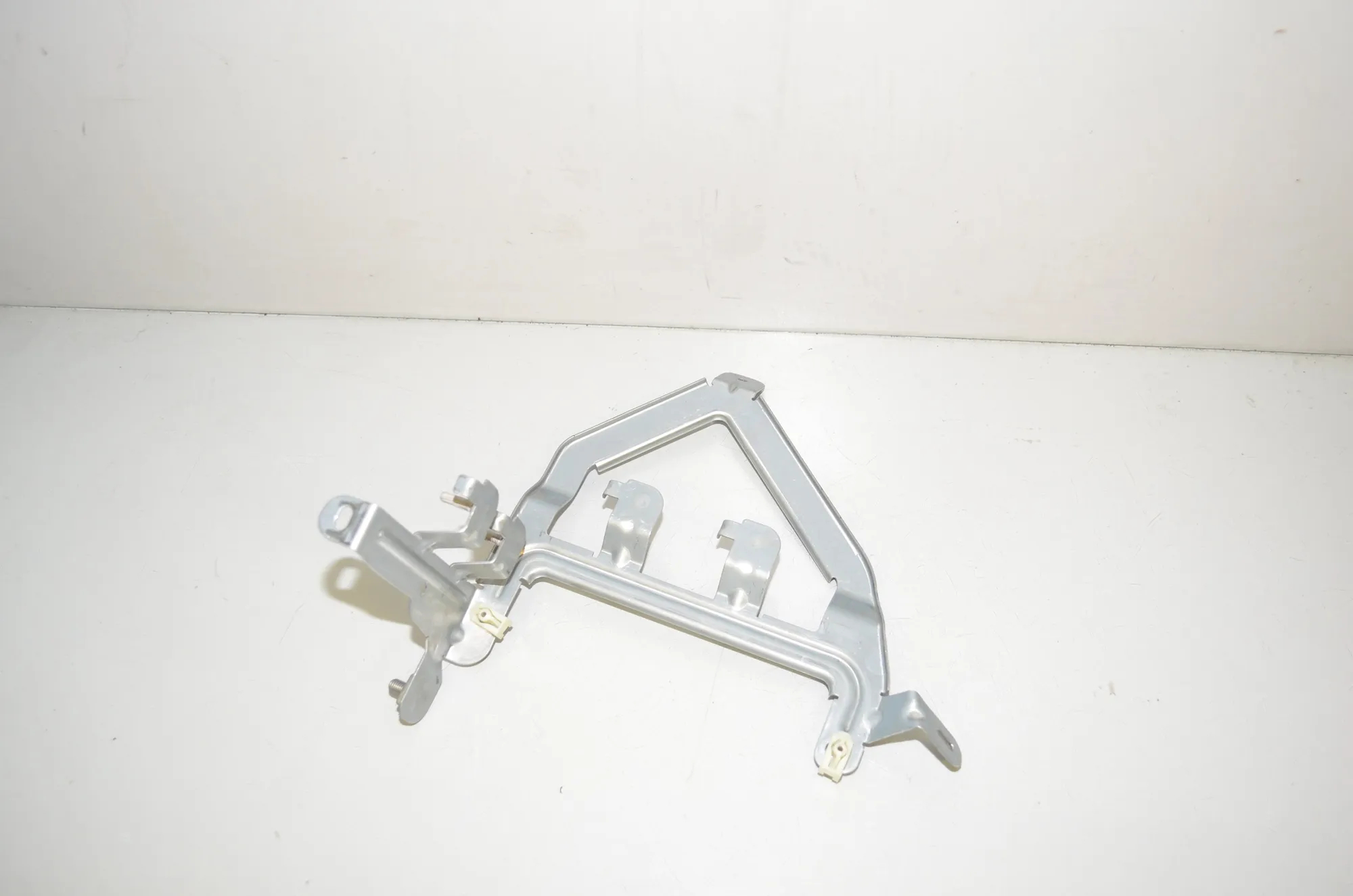 Bracket – OEM 9269844 · BMW i3 (I01) Electric 2019 – 3