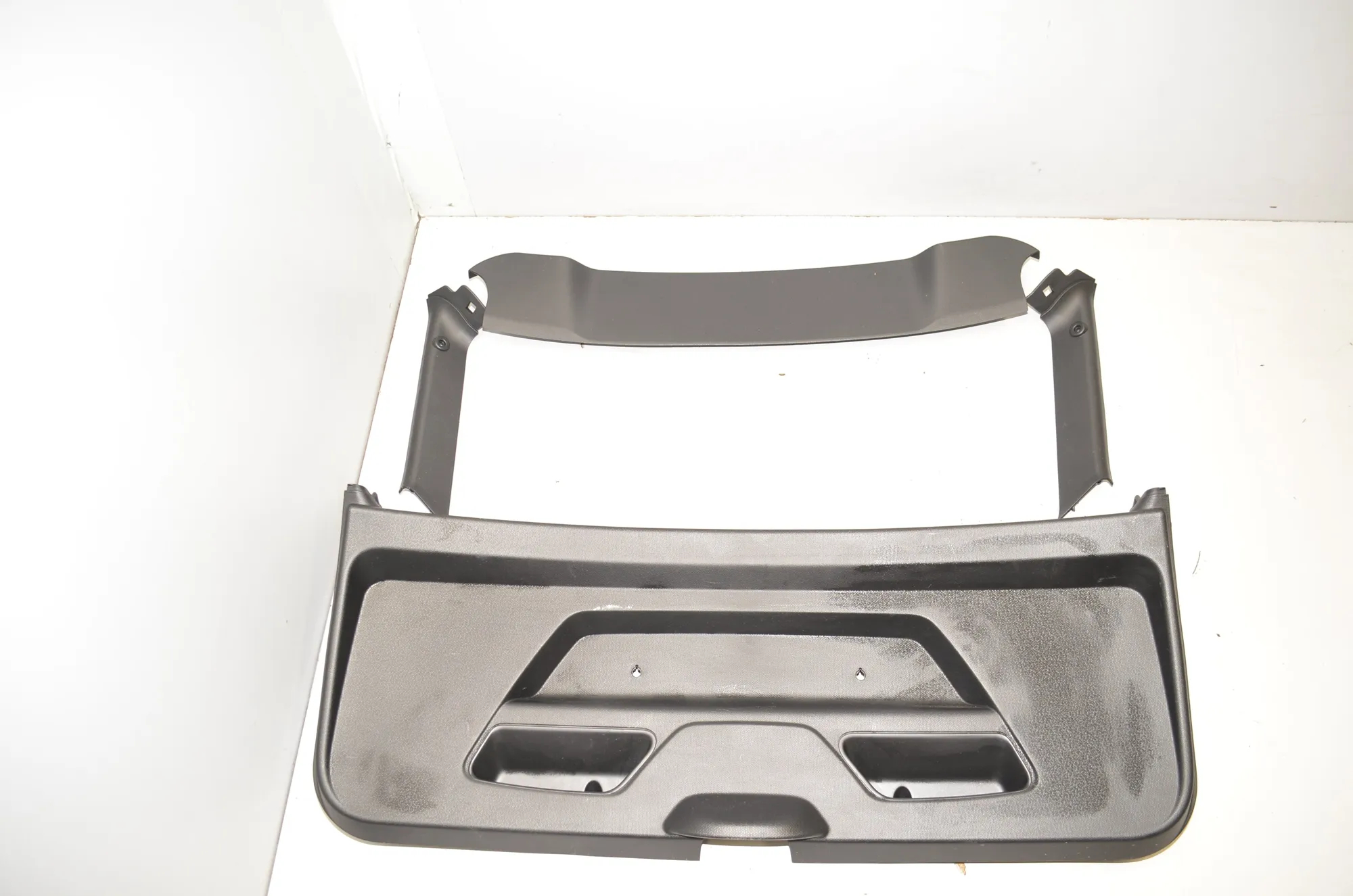Tailgate Bootlid Cover Trim – OEM 7305089 · BMW i3 (I01) Electric 2019