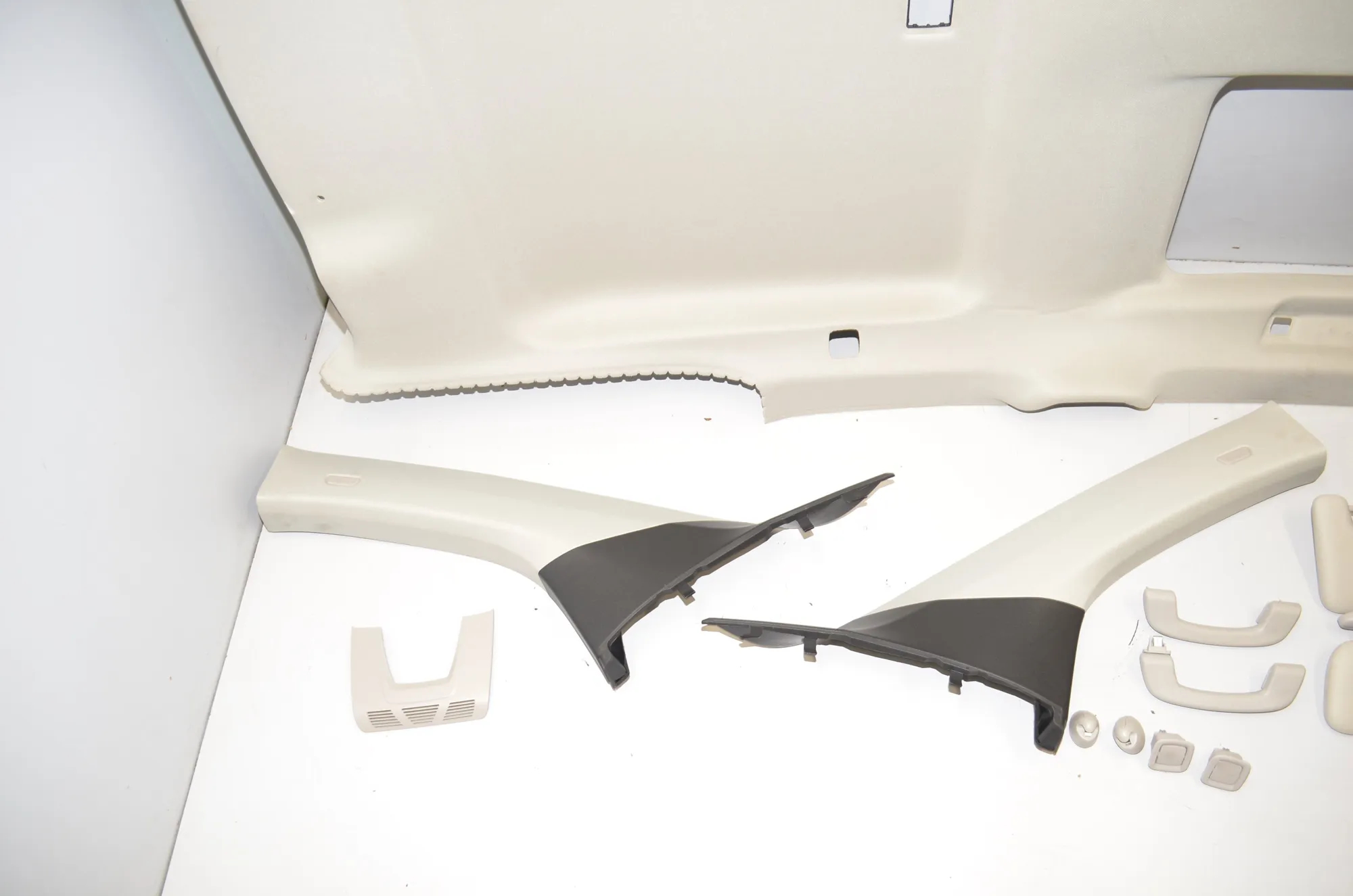 Roof Headliner Set – OEM 7275668 · BMW i3 (I01) Electric 2019 – 2