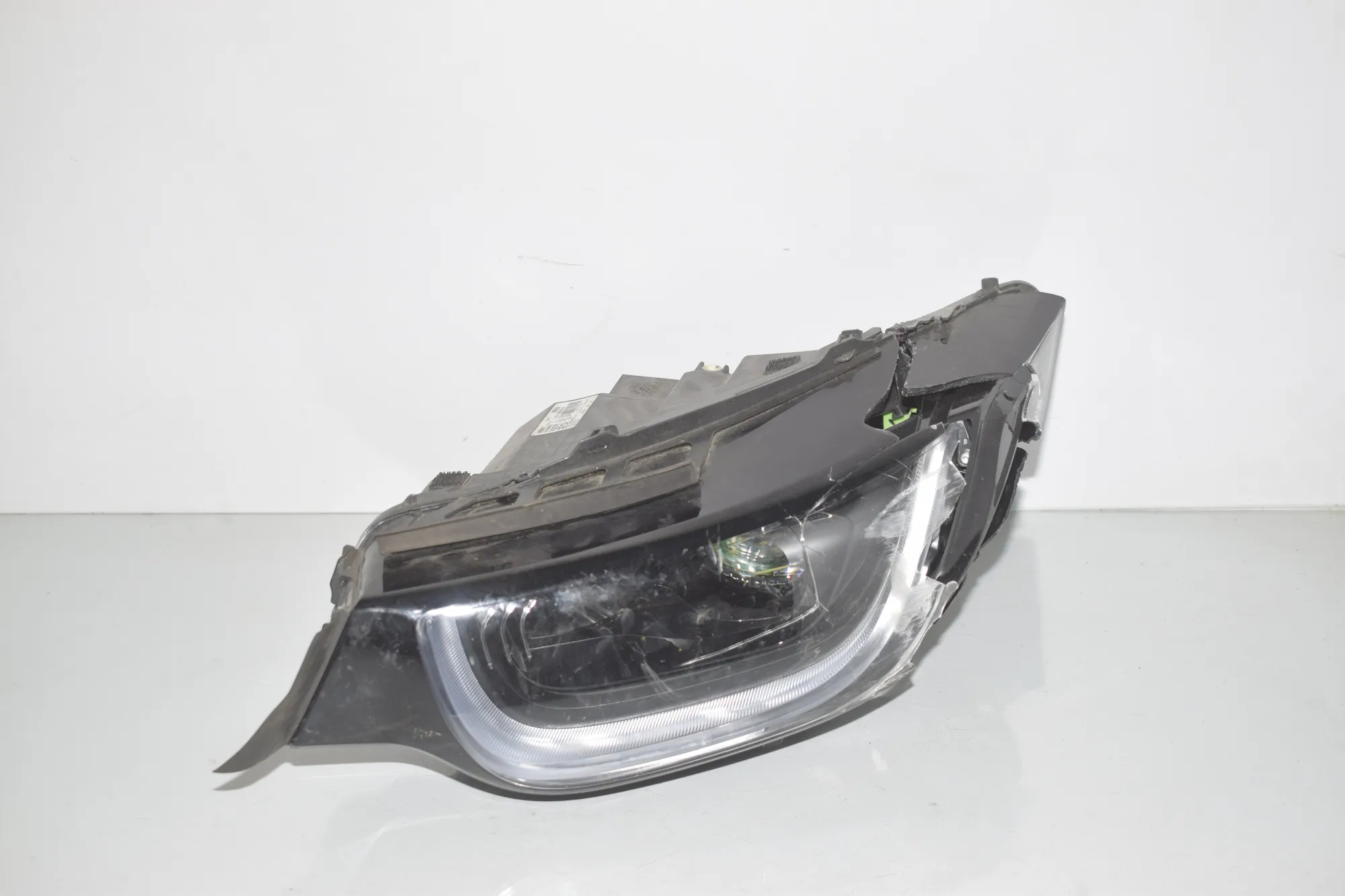 Front Left Headlight – OEM 9853413 · BMW i3 (I01) Electric 2019 – 3