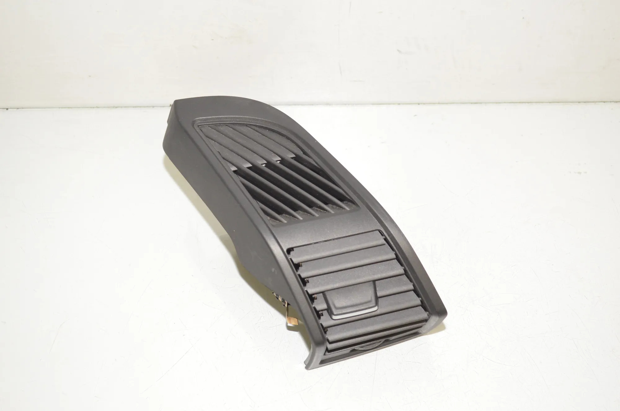 Dashboard Air Vents – OEM 9283003 · BMW i3 (I01) Electric 2019