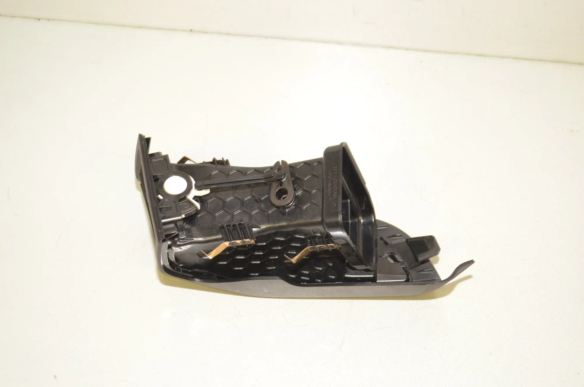 Dashboard Air Vents – OEM 9283003 · BMW i3 (I01) Electric 2019 – 3