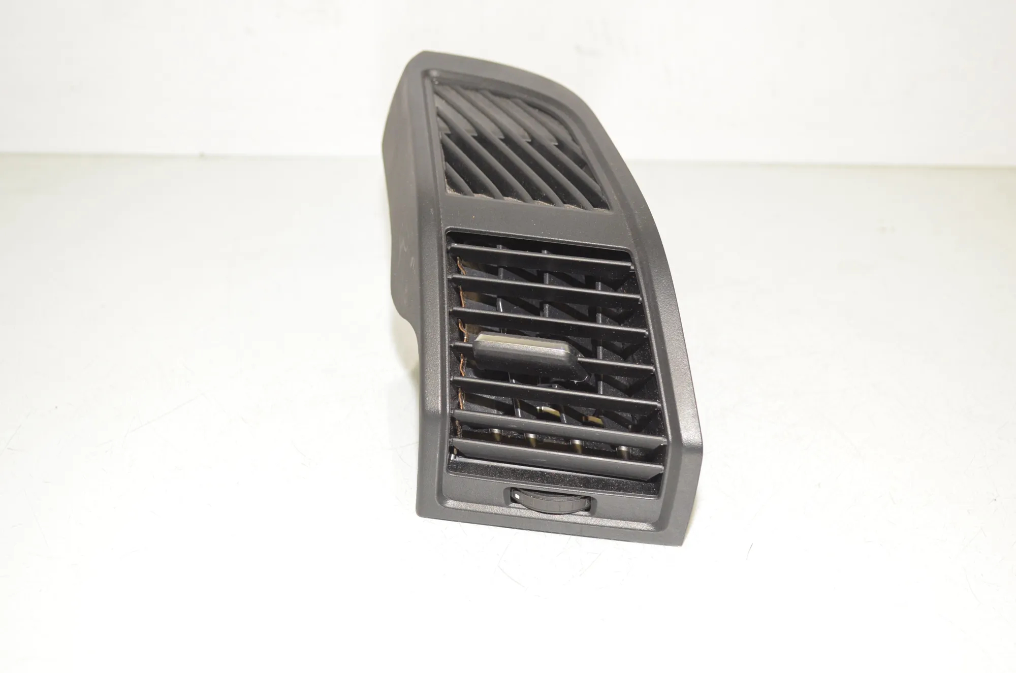 Dashboard Air Vents – OEM 9283003 · BMW i3 (I01) Electric 2019 – 5