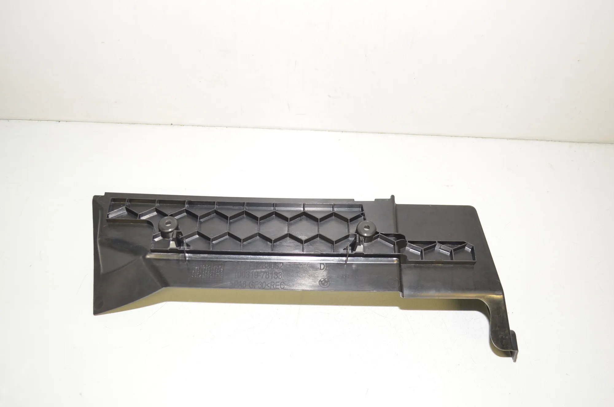 Dashboard Lower Trim – OEM 9283032 · BMW i3 (I01) Electric 2019 – 4