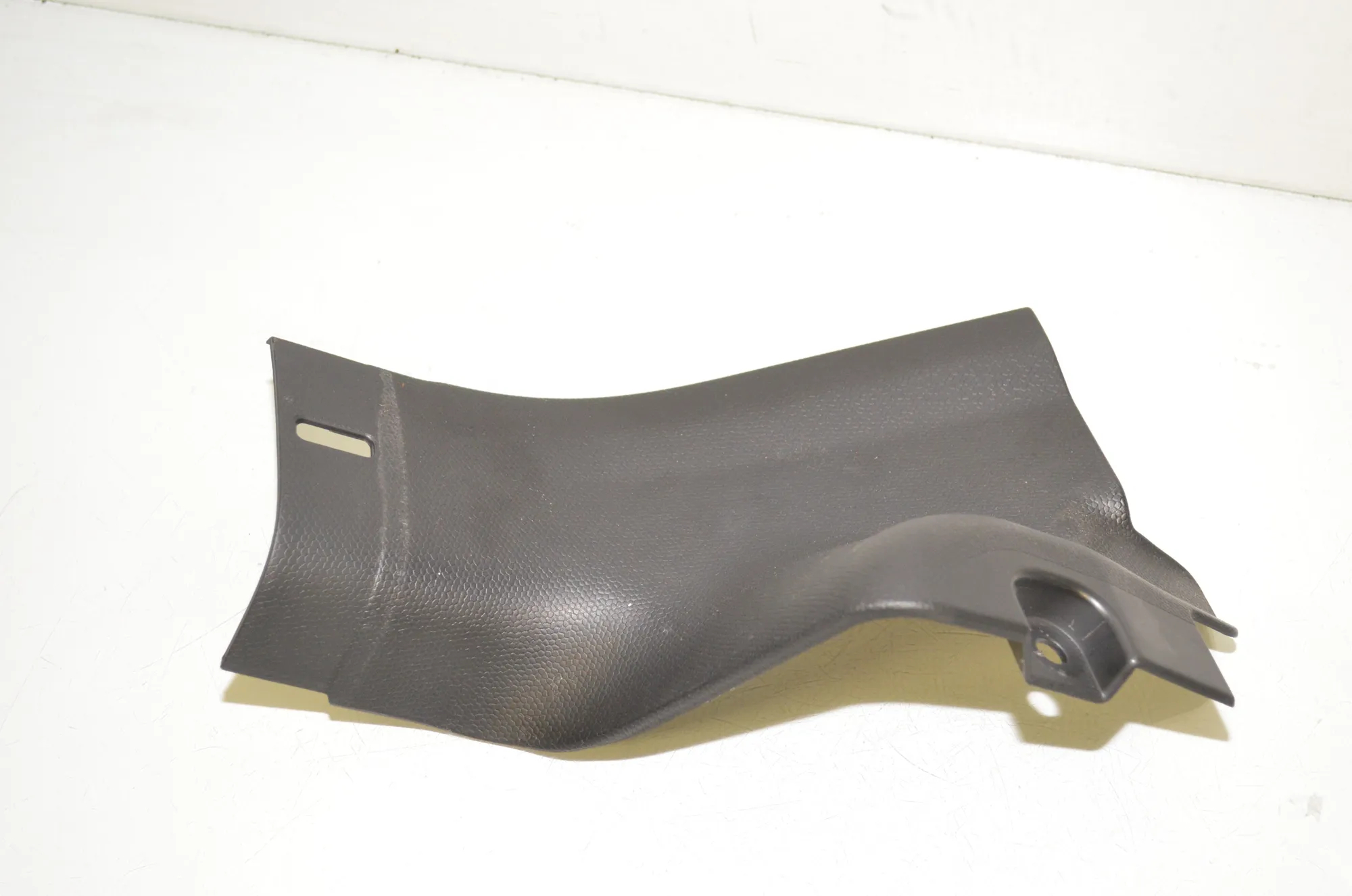 Rear Right Interior Step Trim – OEM 7272382 · BMW i3 (I01) Electric 2019 – 2