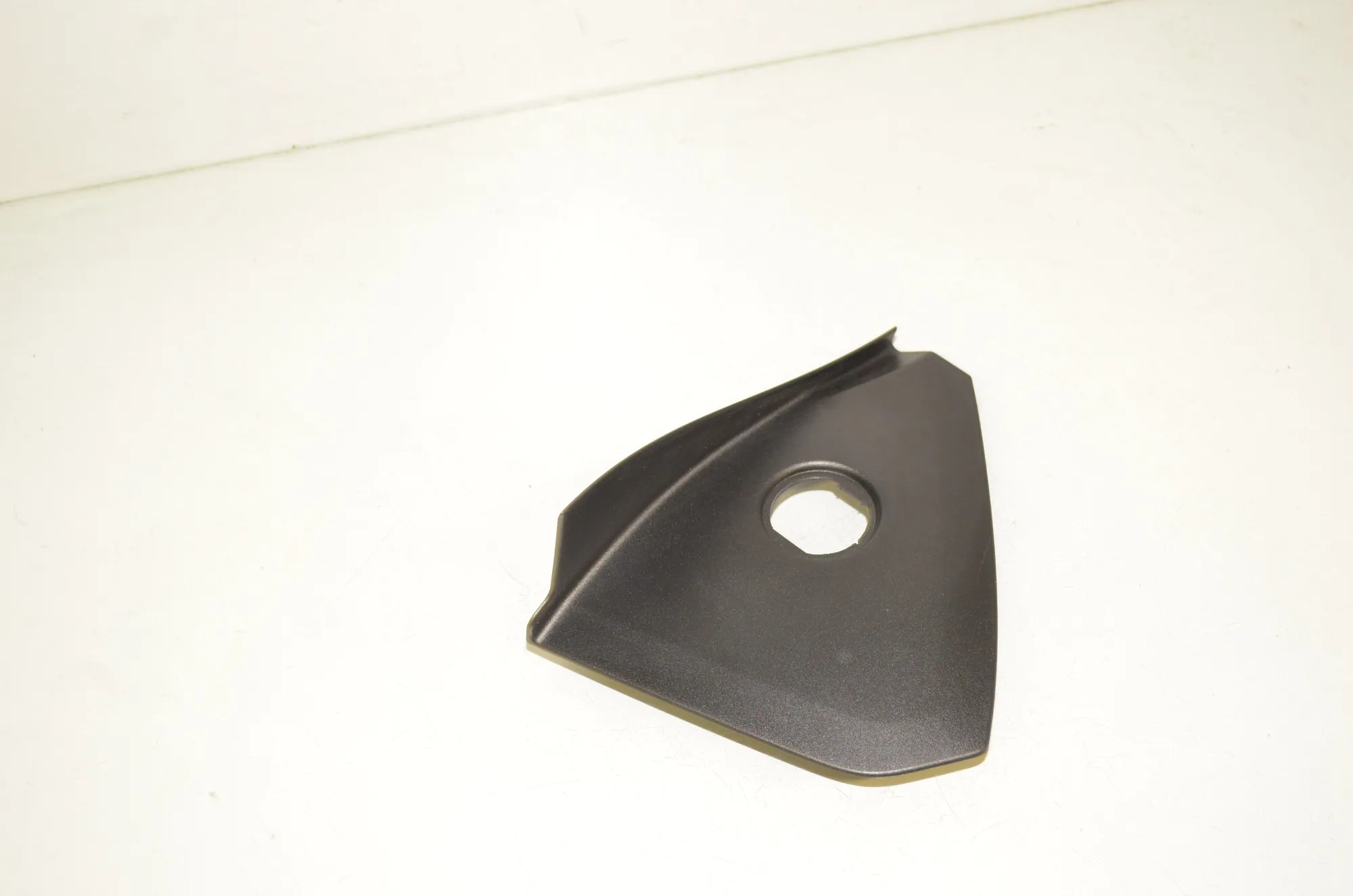 Dashboard Side Trim – OEM 9282993 · BMW i3 (I01) Electric 2019 – 2