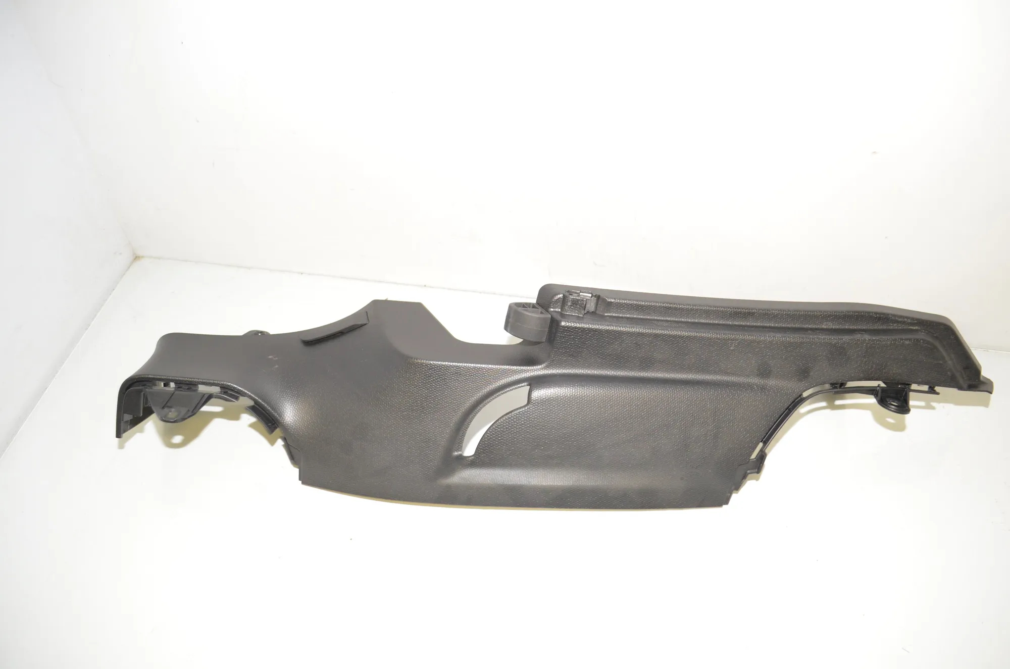 Trunk Boot Trim – OEM 7291359 · BMW i3 (I01) Electric 2019 – 2