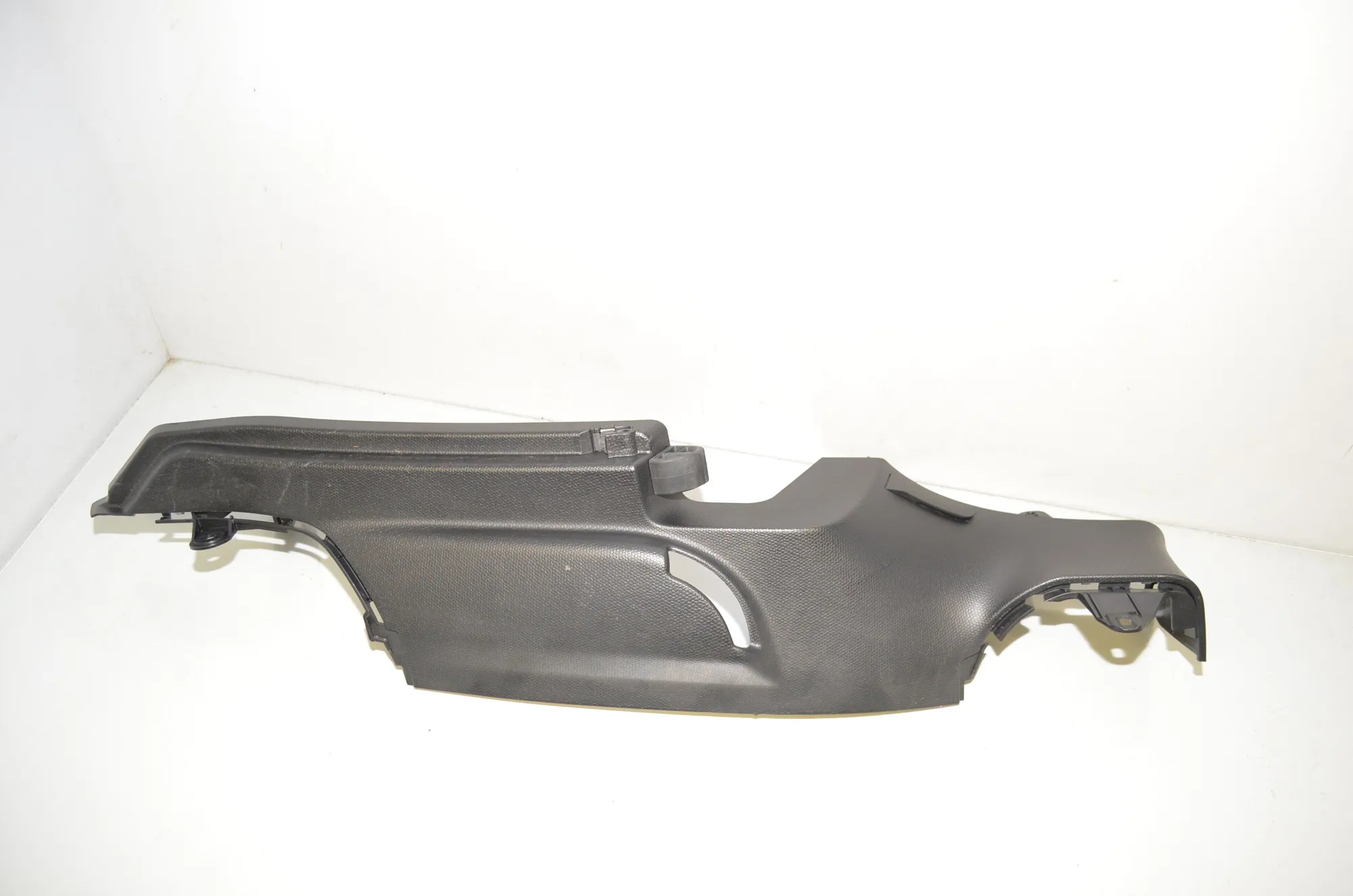 Trunk Boot Trim – OEM 7291360 · BMW i3 (I01) Electric 2019 – 2
