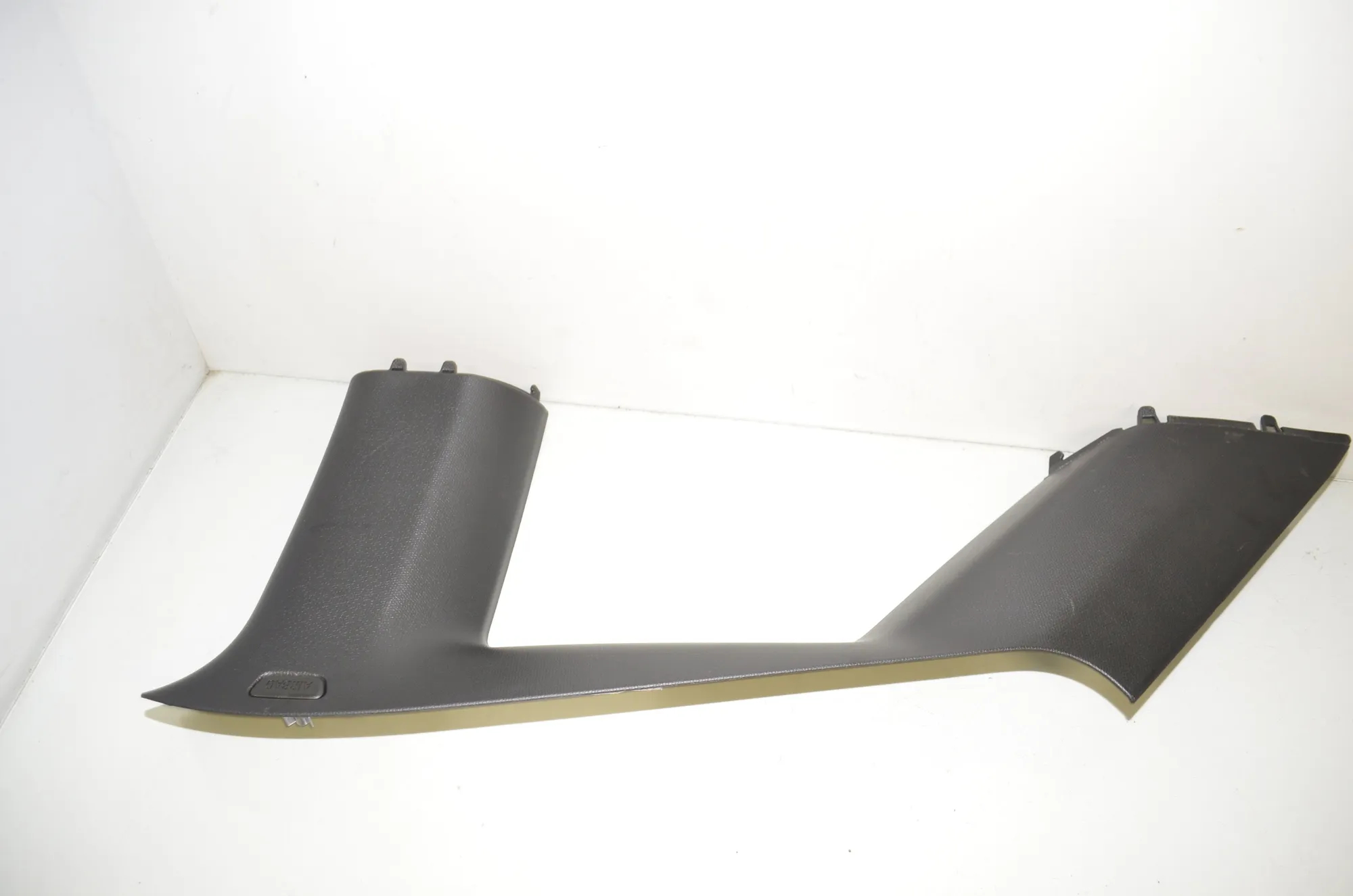 Rear Left Pillar Trim – OEM 7275669 · BMW i3 (I01) Electric 2019 – 2
