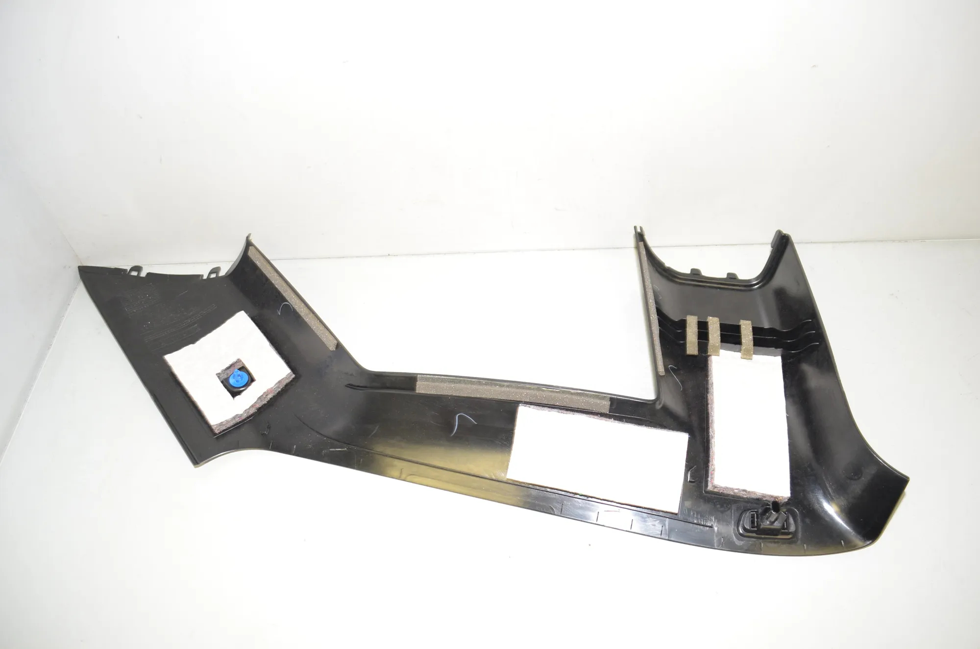 Rear Left Pillar Trim – OEM 7275669 · BMW i3 (I01) Electric 2019 – 4