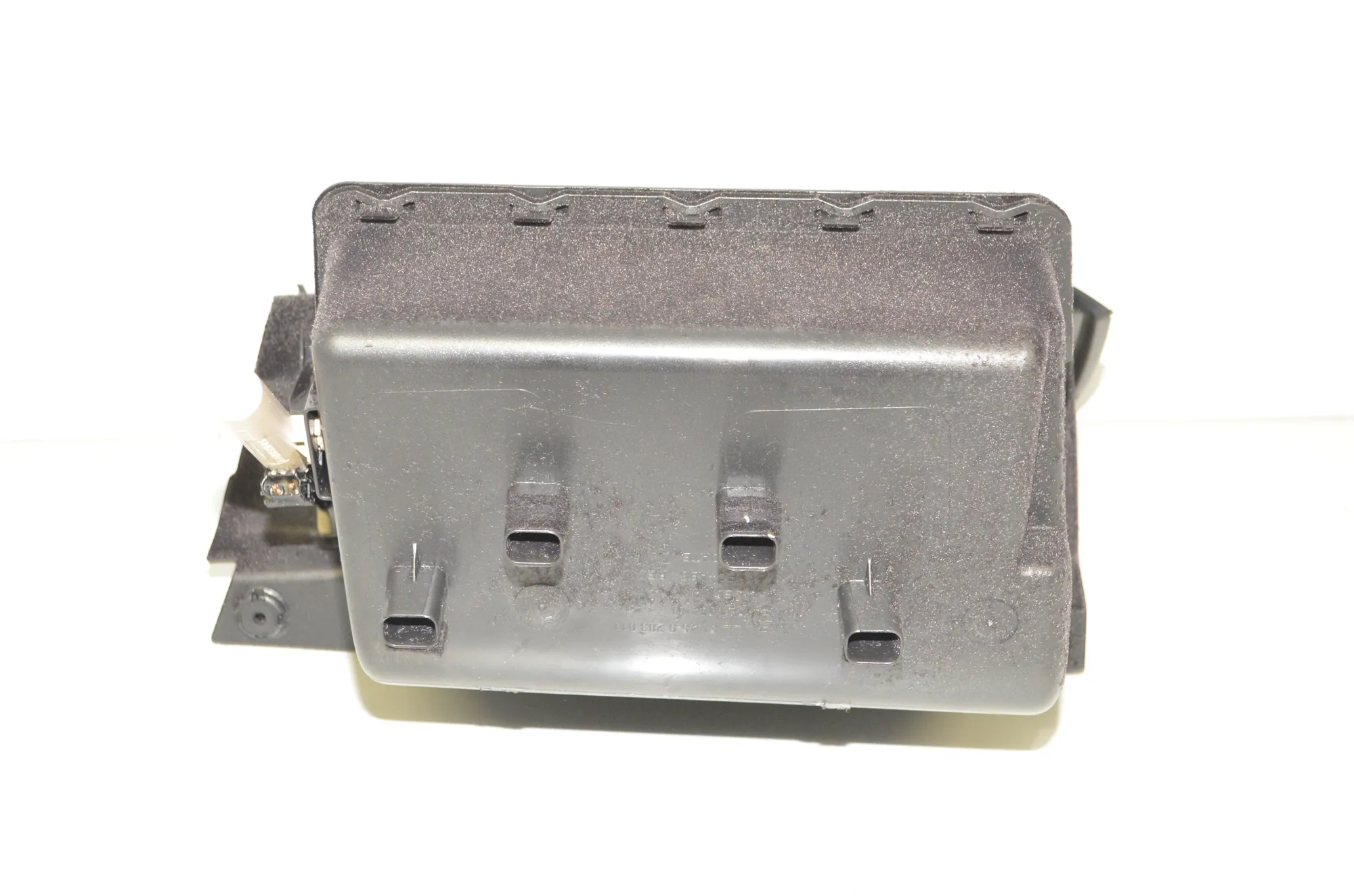 Glove Compartment – OEM 9283010 · BMW i3 (I01) Electric 2019 – 4