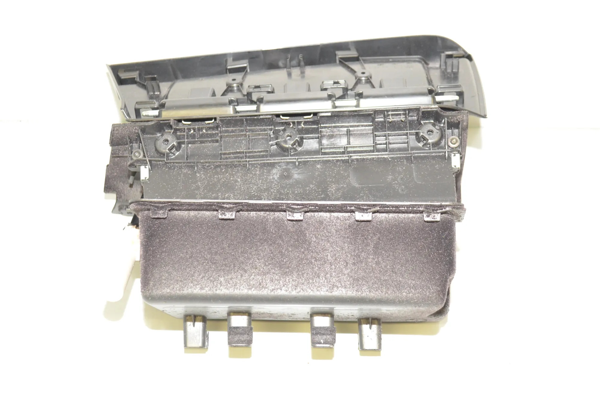 Glove Compartment – OEM 9283010 · BMW i3 (I01) Electric 2019 – 3