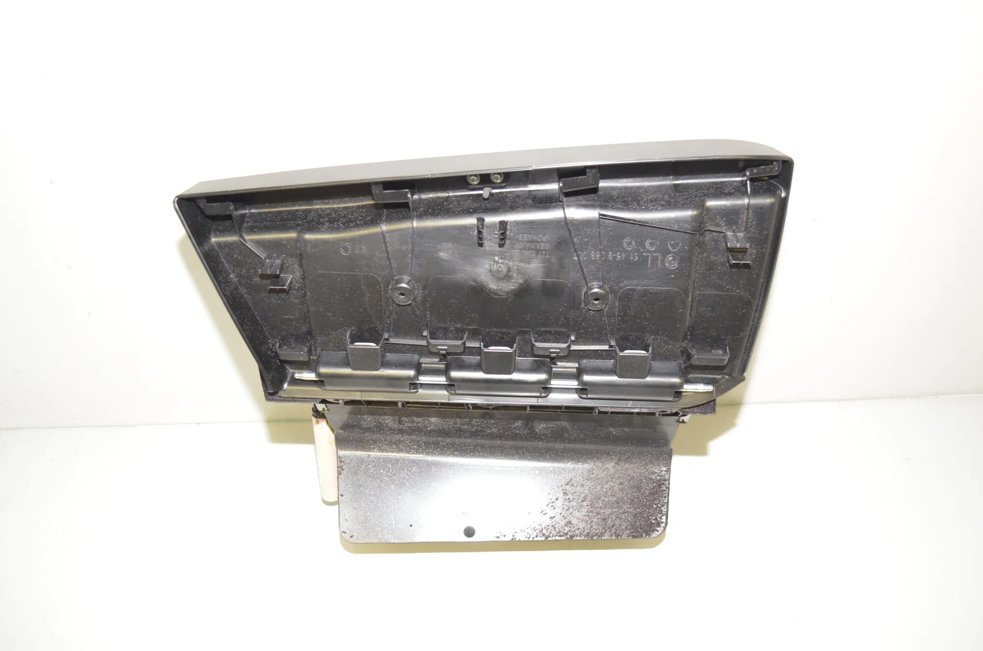 Glove Compartment – OEM 9283010 · BMW i3 (I01) Electric 2019 – 2