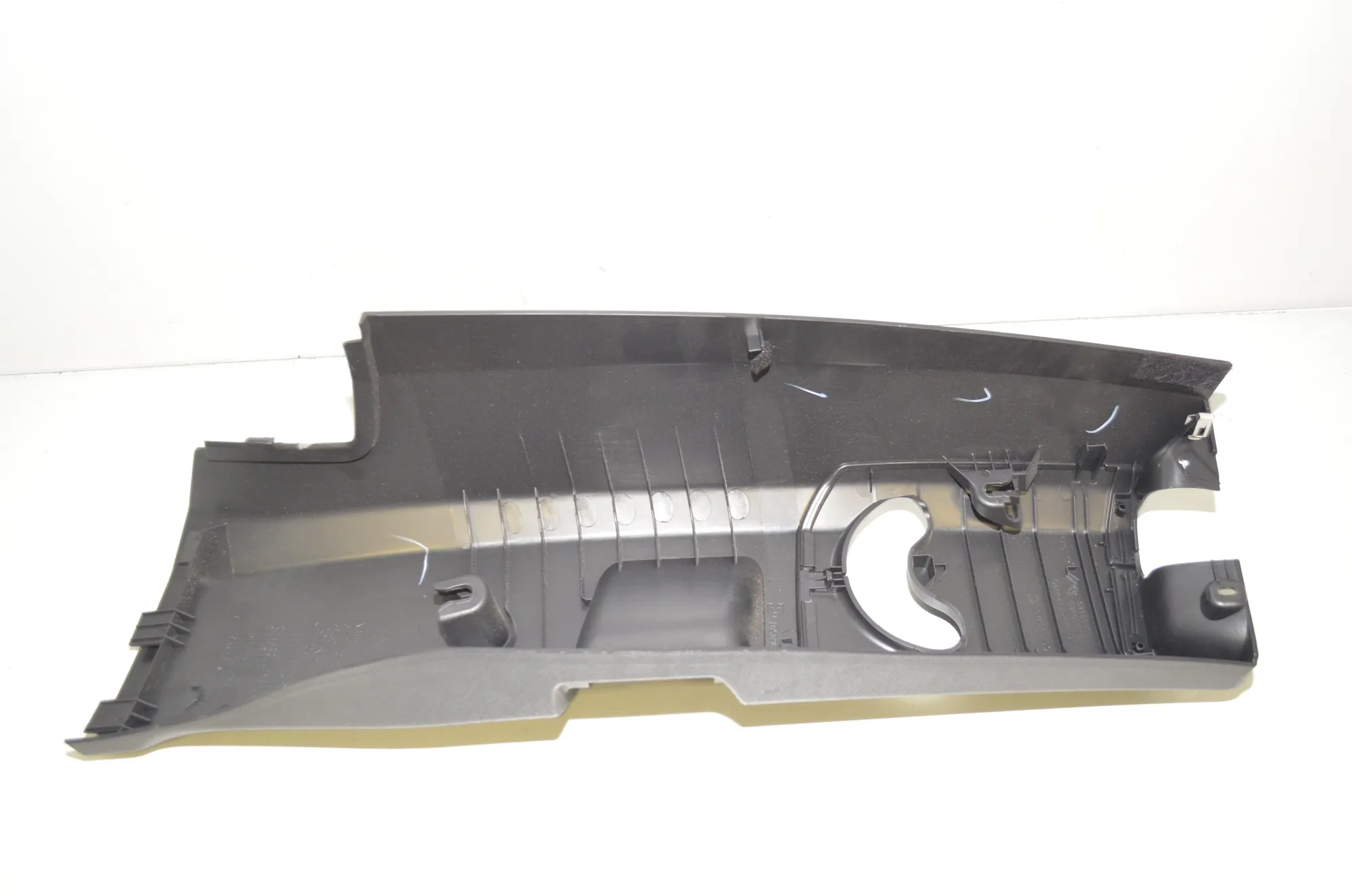 Right Side B Pillar Trim – OEM 7287936 · BMW i3 (I01) Electric 2019 – 4