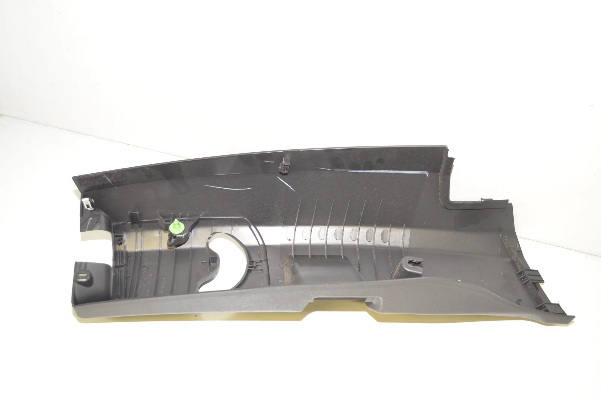 Left Side B Pillar Trim – OEM 7287935 · BMW i3 (I01) Electric 2019 – 3