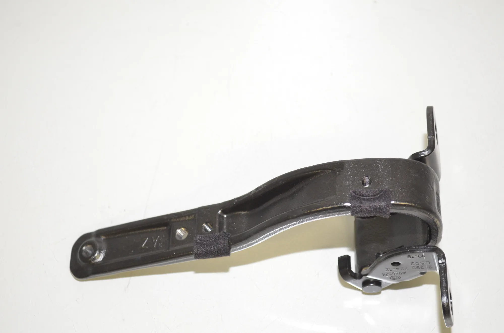 Right Side Bootlid Hinge – OEM 7296774 · BMW i3 (I01) Electric 2019 – 4