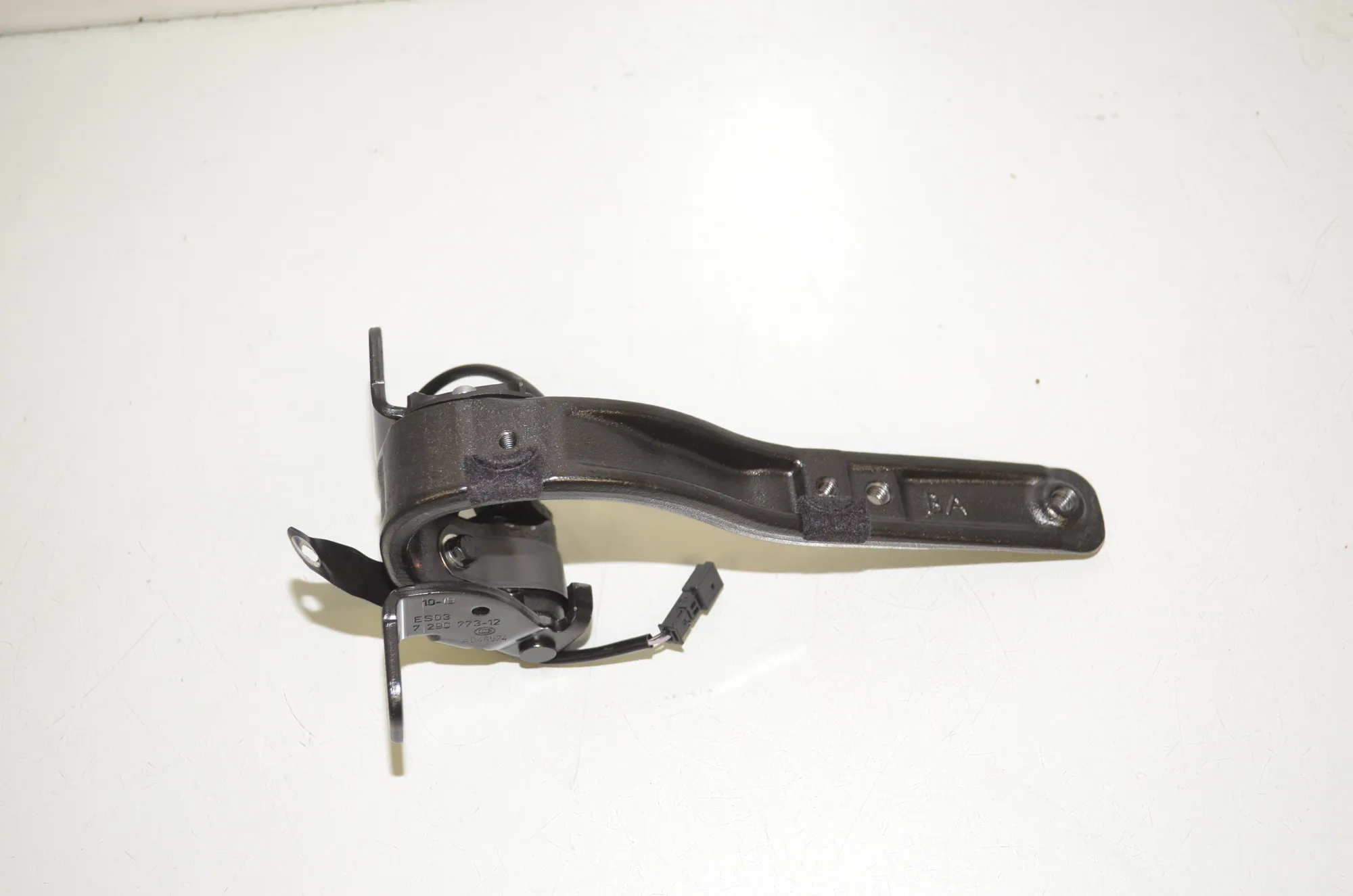 Left Side Bootlid Hinge – OEM 7296773 · BMW i3 (I01) Electric 2019 – 3